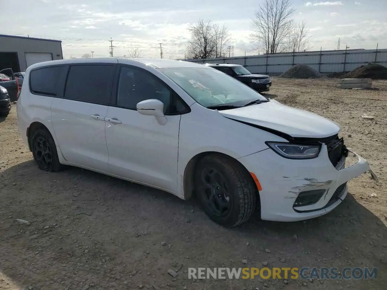4 Photograph of a damaged car 2C4RC1L7XNR220806 CHRYSLER PACIFICA 2022
