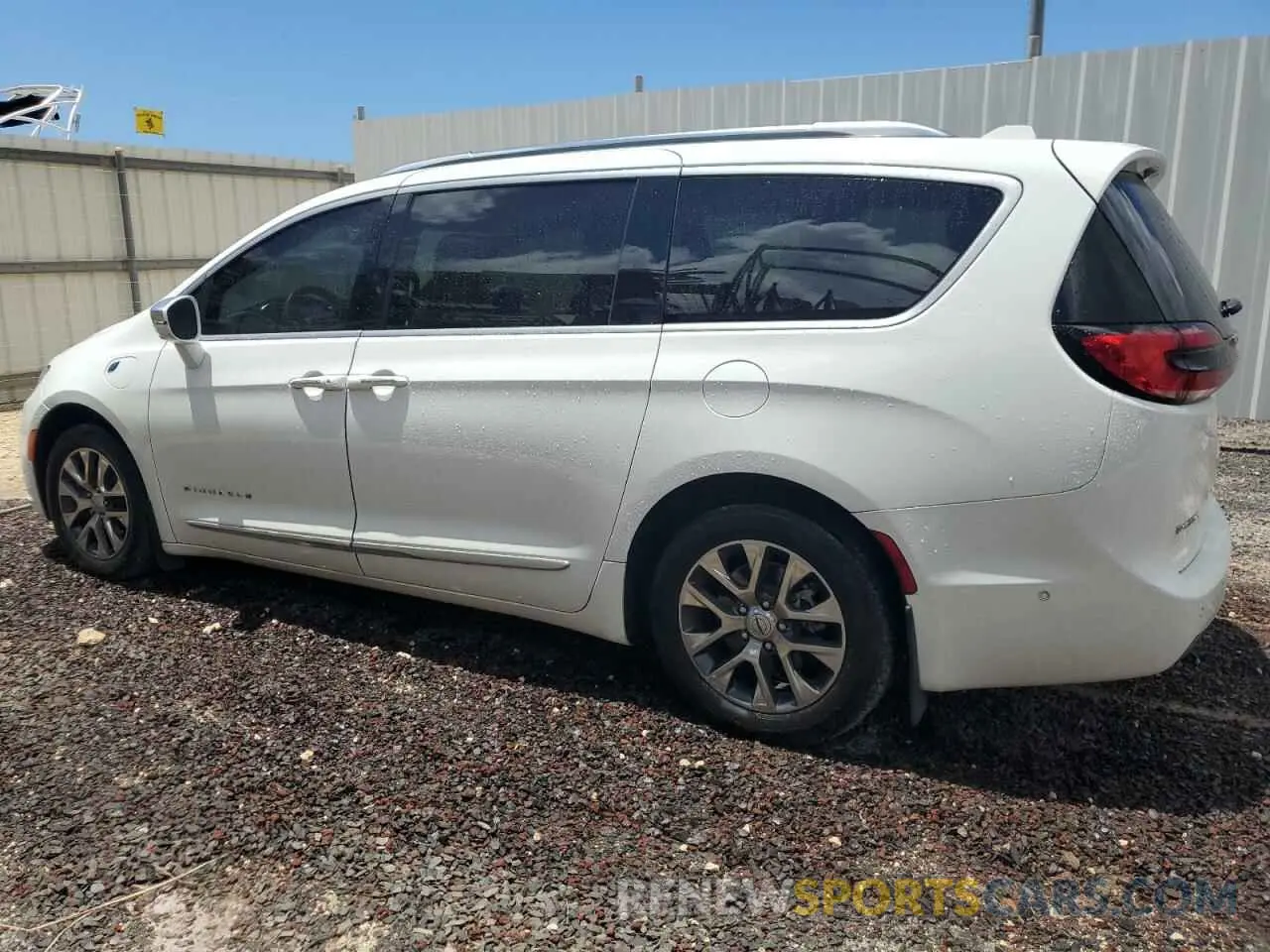 2 Photograph of a damaged car 2C4RC1N72NR224815 CHRYSLER PACIFICA 2022