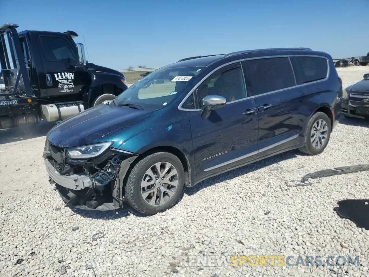 1 Photograph of a damaged car 2C4RC1N79NR120399 CHRYSLER PACIFICA 2022