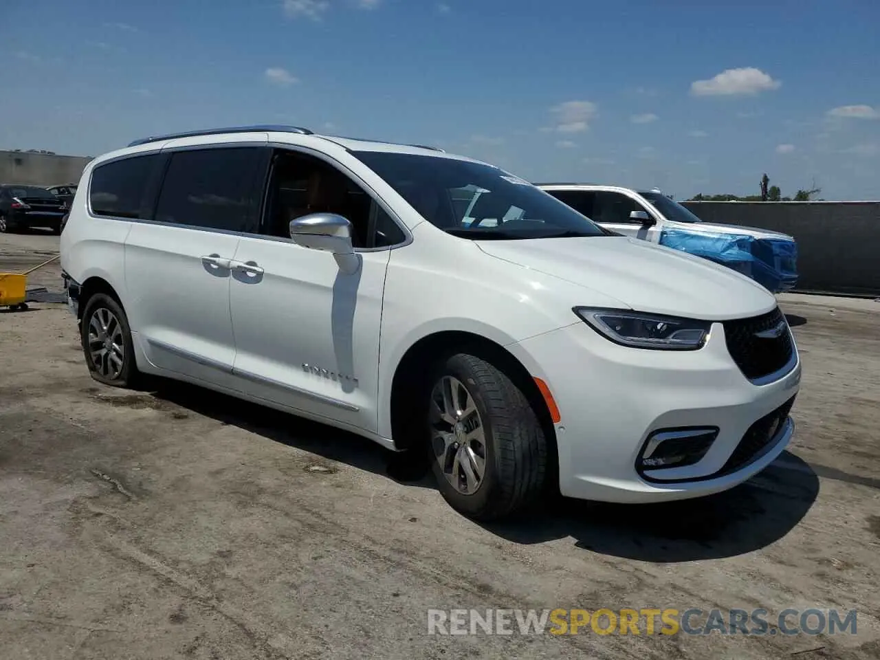 4 Photograph of a damaged car 2C4RC1N7XNR211424 CHRYSLER PACIFICA 2022