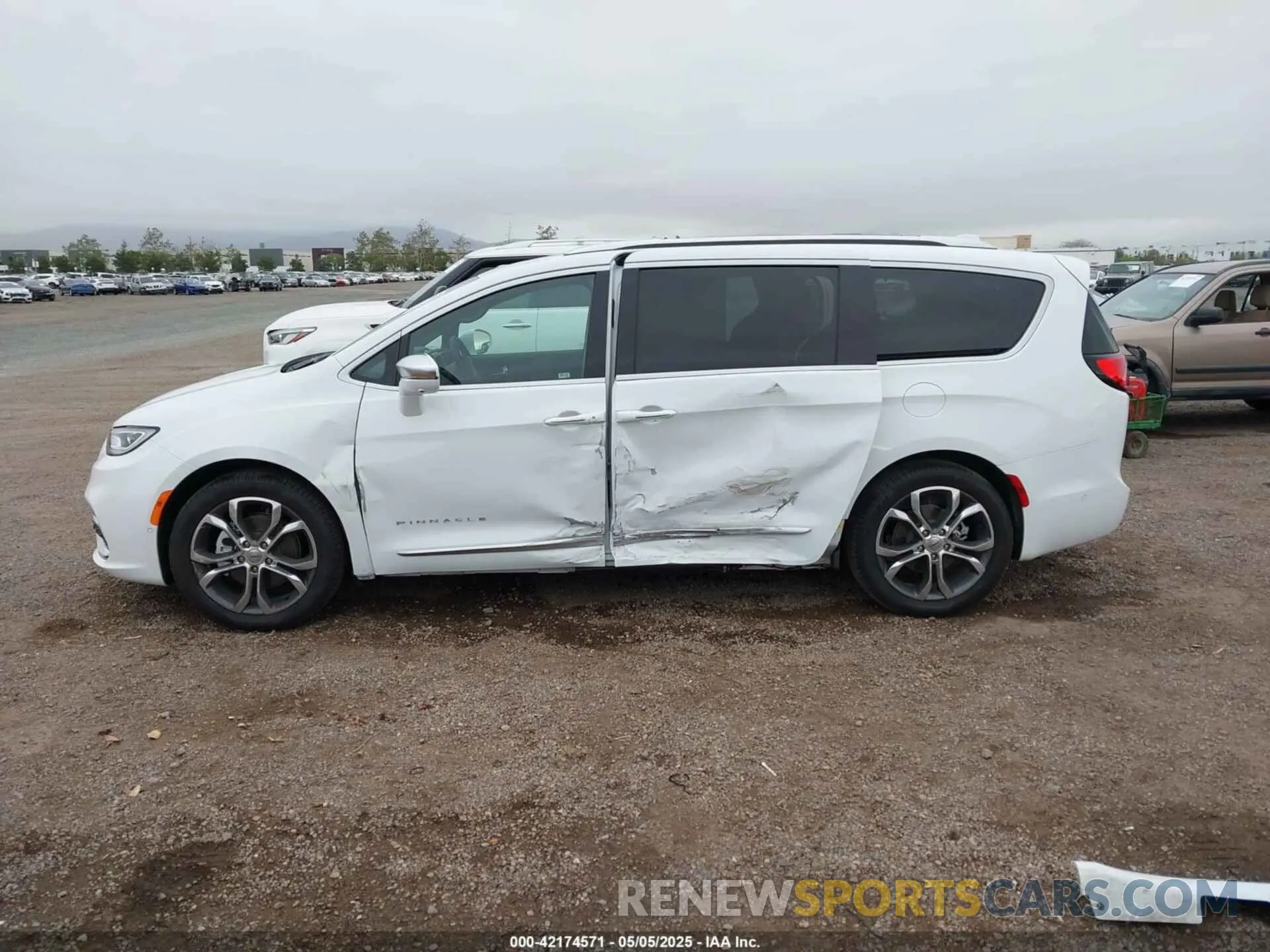 15 Photograph of a damaged car 2C4RC1PG9NR139791 CHRYSLER PACIFICA 2022