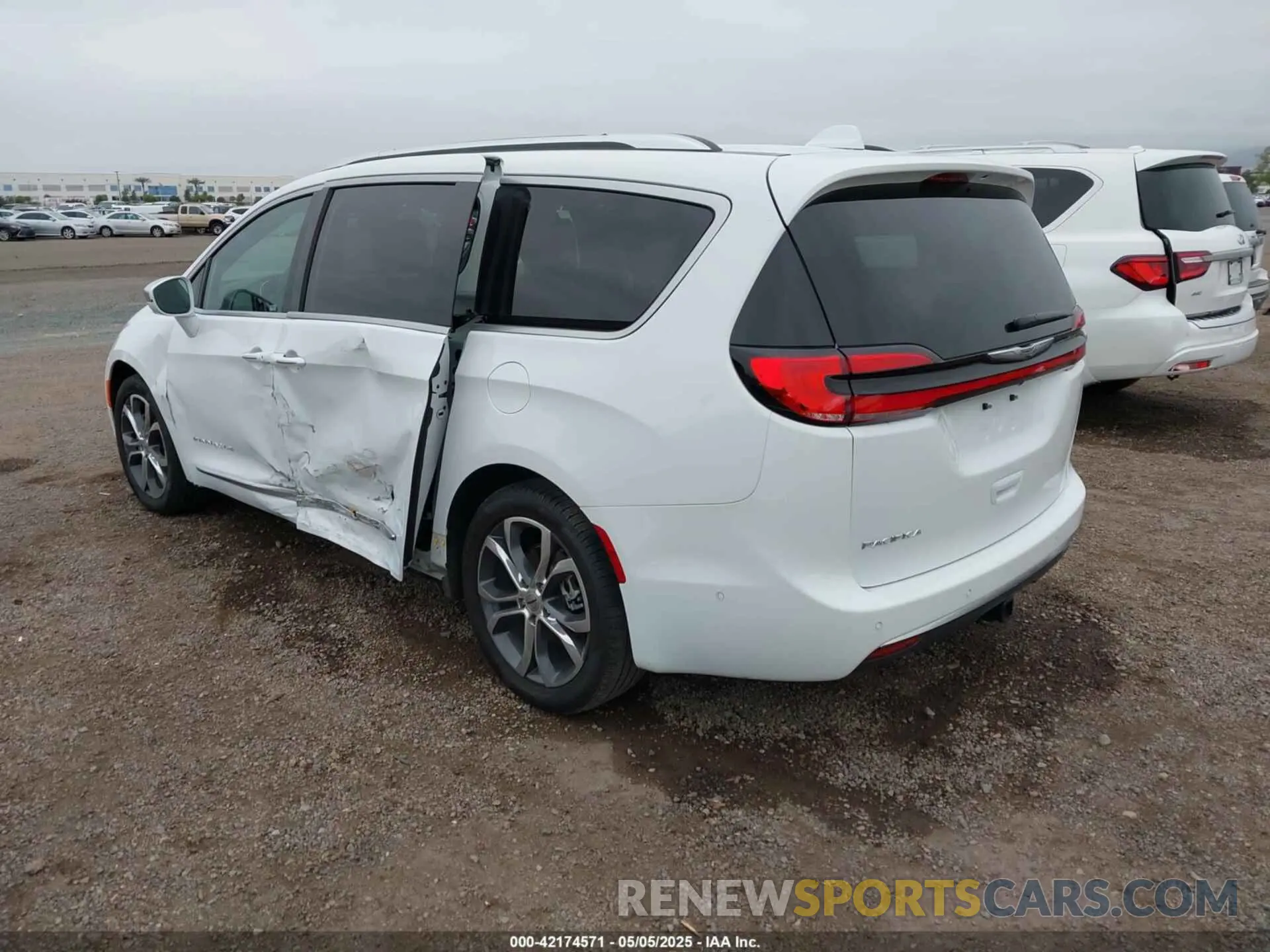 3 Photograph of a damaged car 2C4RC1PG9NR139791 CHRYSLER PACIFICA 2022
