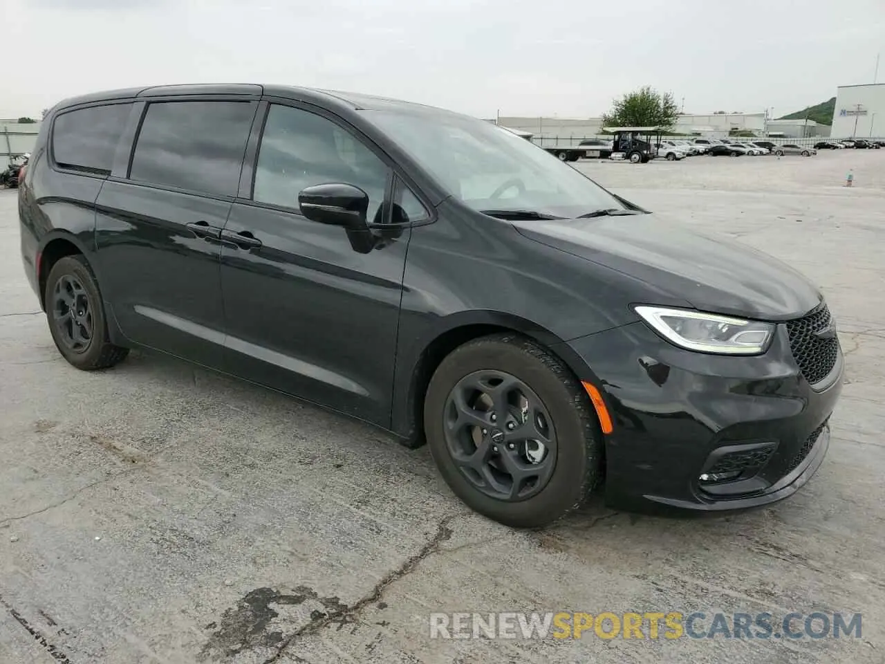 4 Photograph of a damaged car 2C4RC1S76NR207827 CHRYSLER PACIFICA 2022