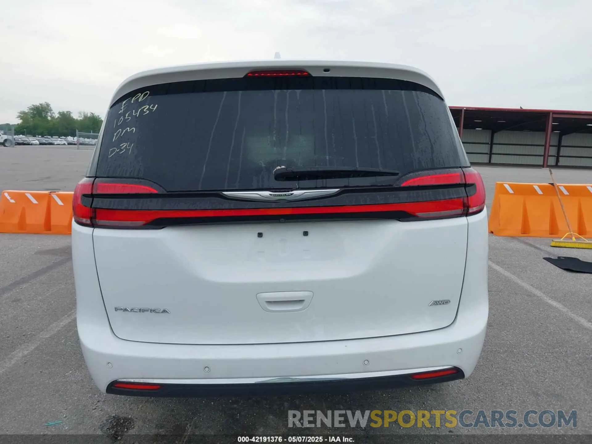 15 Photograph of a damaged car 2C4RC3BG1NR156622 CHRYSLER PACIFICA 2022