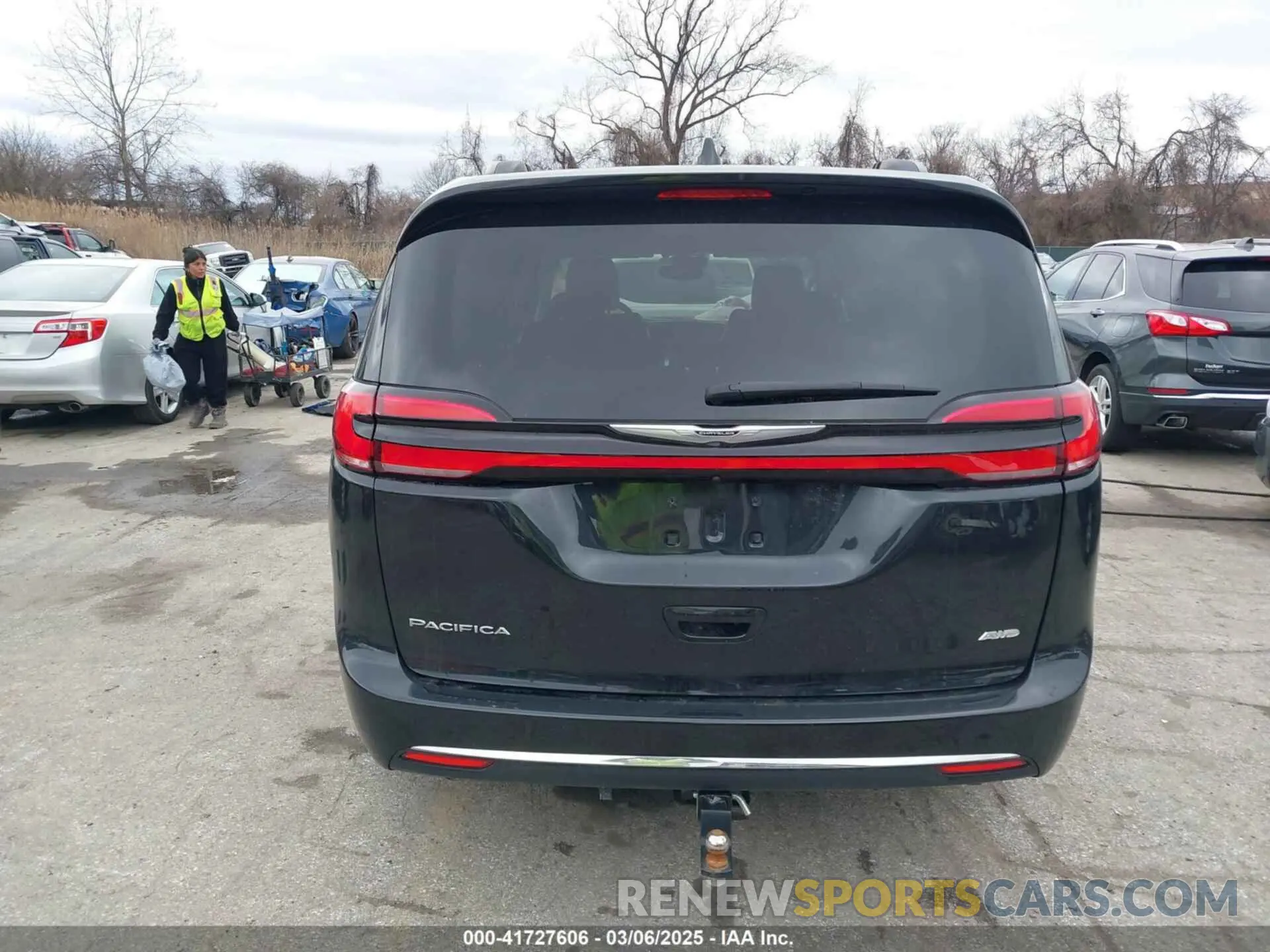 16 Photograph of a damaged car 2C4RC3BG6NR164599 CHRYSLER PACIFICA 2022