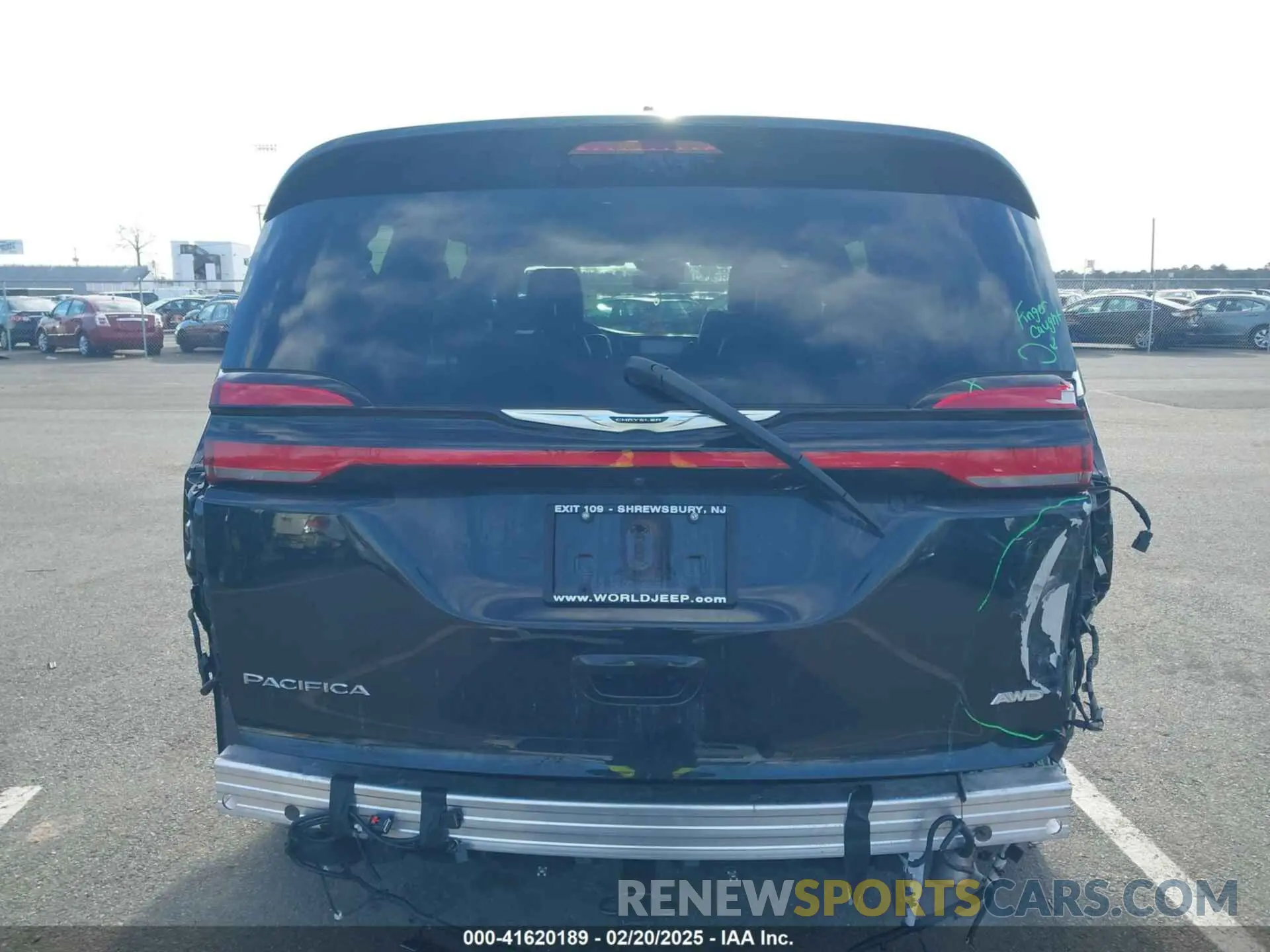 16 Photograph of a damaged car 2C4RC3BG7NR227967 CHRYSLER PACIFICA 2022