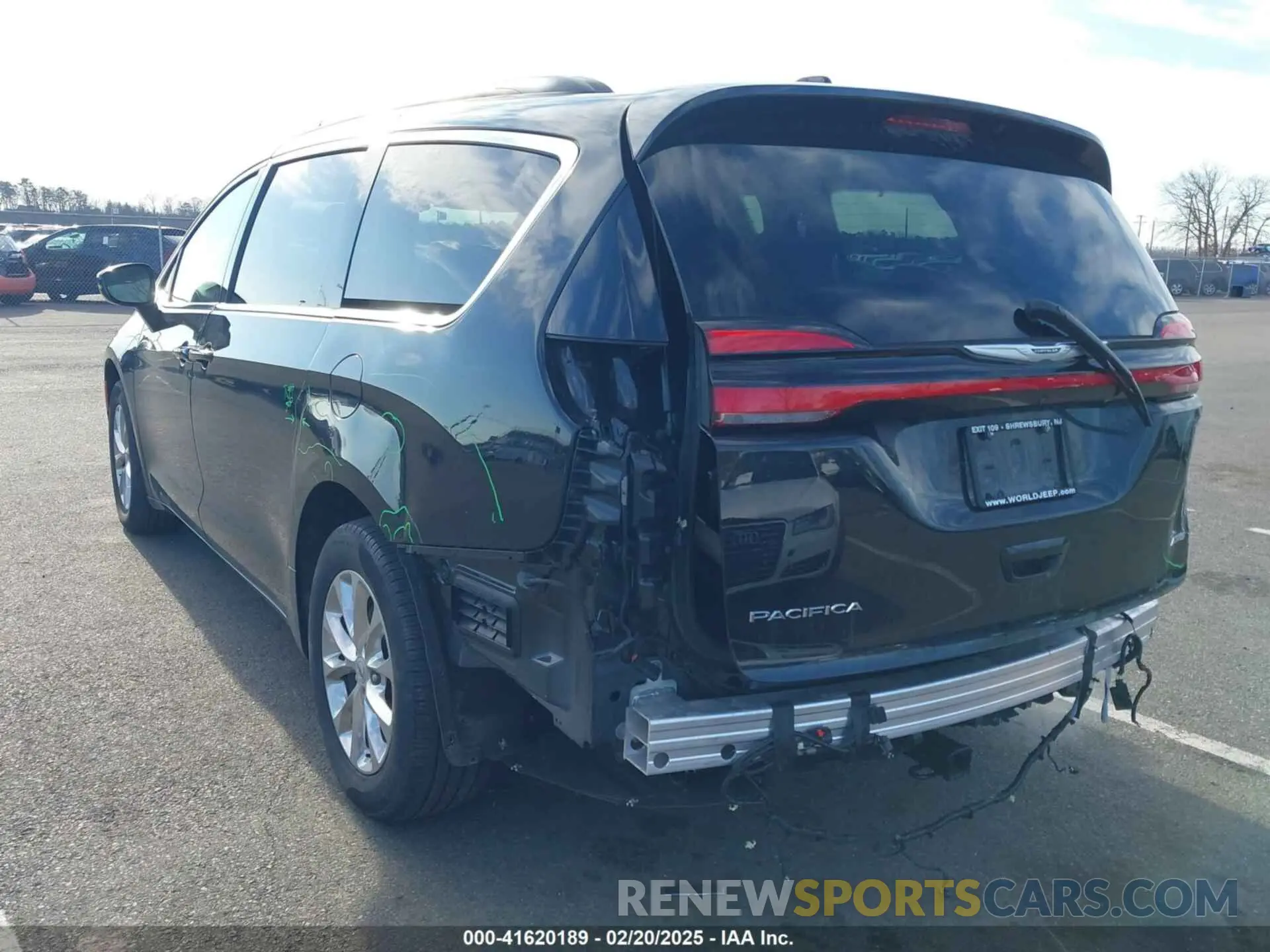 3 Photograph of a damaged car 2C4RC3BG7NR227967 CHRYSLER PACIFICA 2022