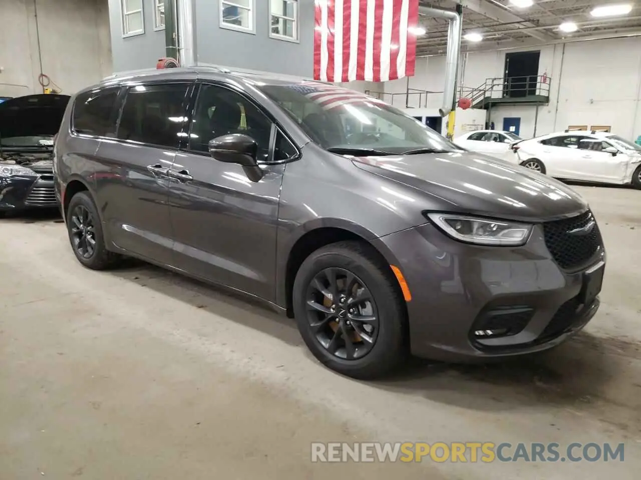 4 Photograph of a damaged car 2C4RC3BG8NR135203 CHRYSLER PACIFICA 2022