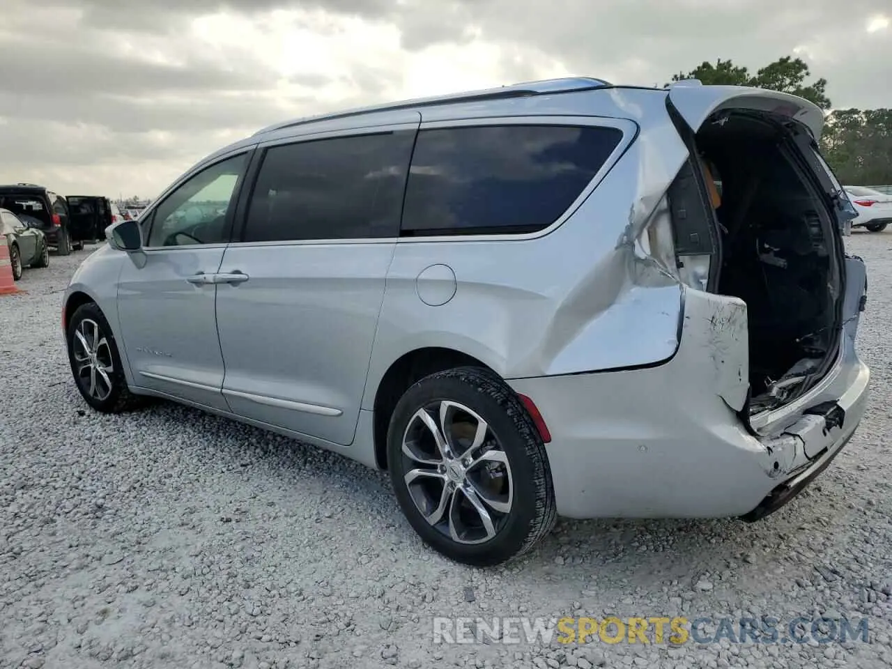 2 Photograph of a damaged car 2C4RC3PG3NR203089 CHRYSLER PACIFICA 2022