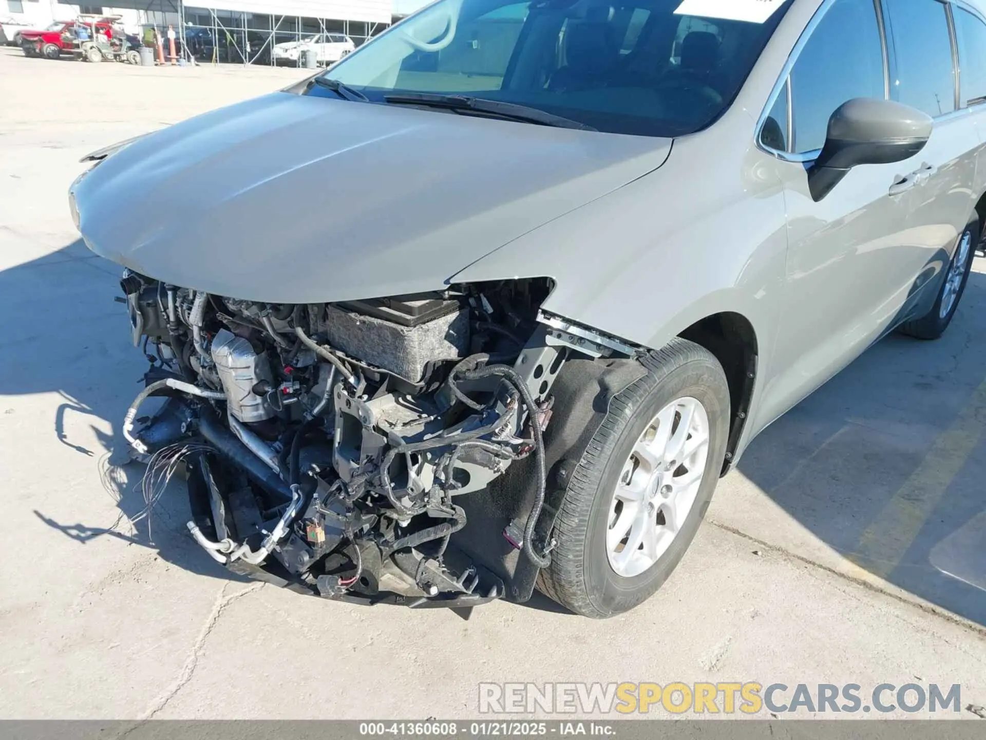 18 Photograph of a damaged car 2C4RC1BG0PR506880 CHRYSLER PACIFICA 2023