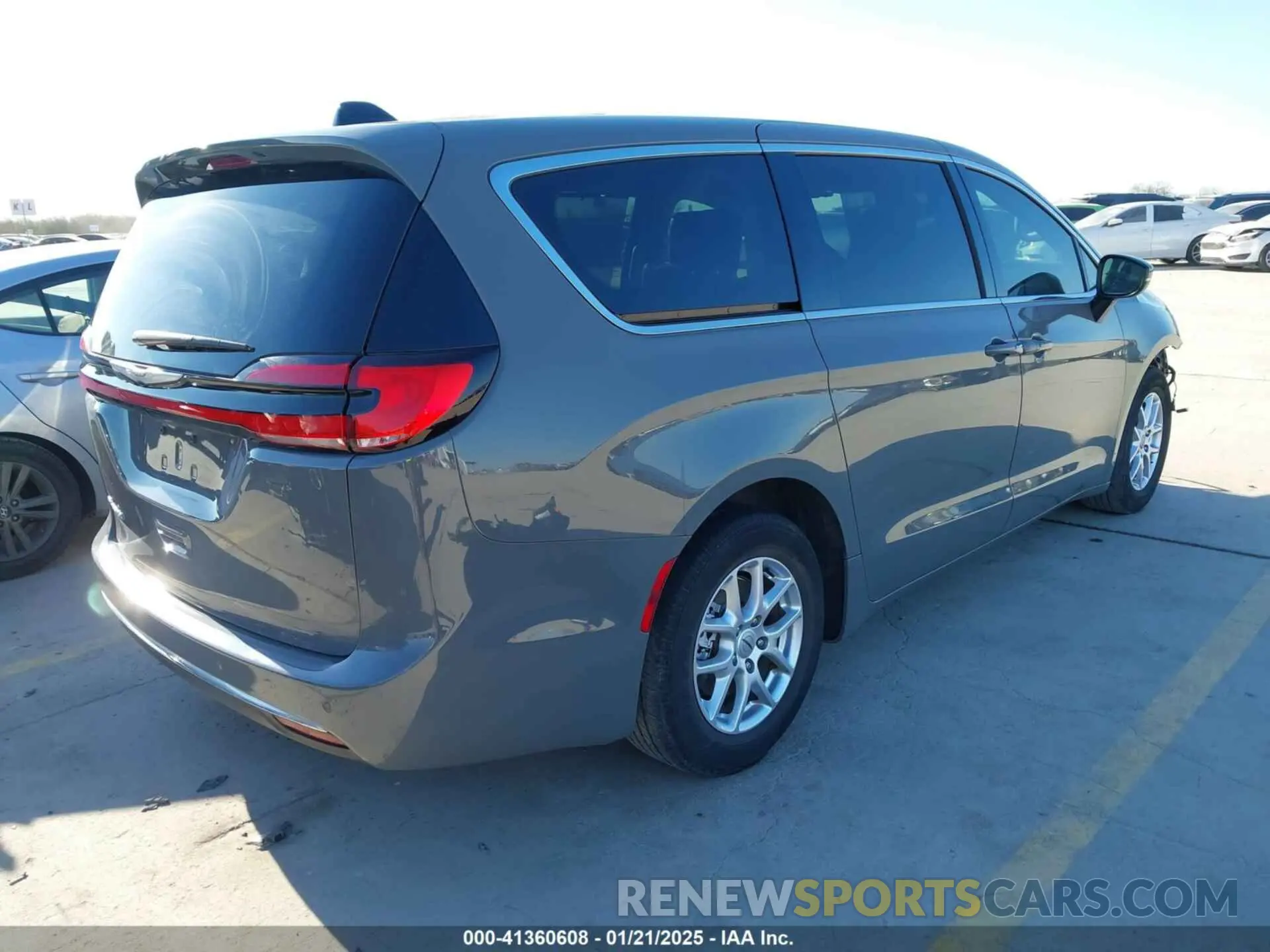 4 Photograph of a damaged car 2C4RC1BG0PR506880 CHRYSLER PACIFICA 2023