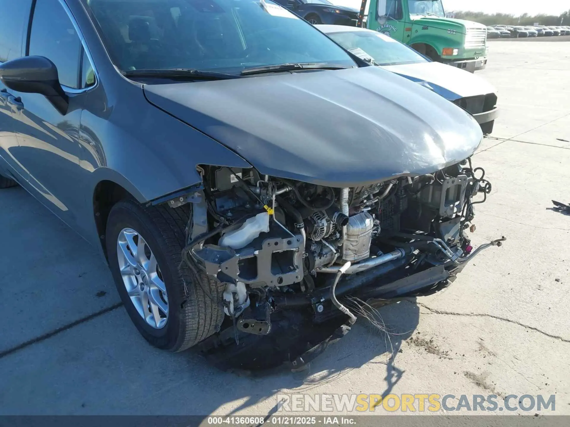 6 Photograph of a damaged car 2C4RC1BG0PR506880 CHRYSLER PACIFICA 2023