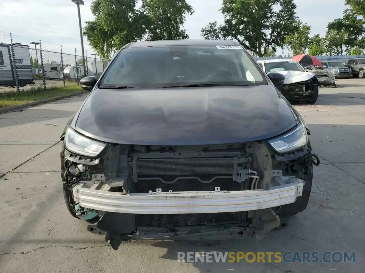 5 Photograph of a damaged car 2C4RC1BG0PR514820 CHRYSLER PACIFICA 2023