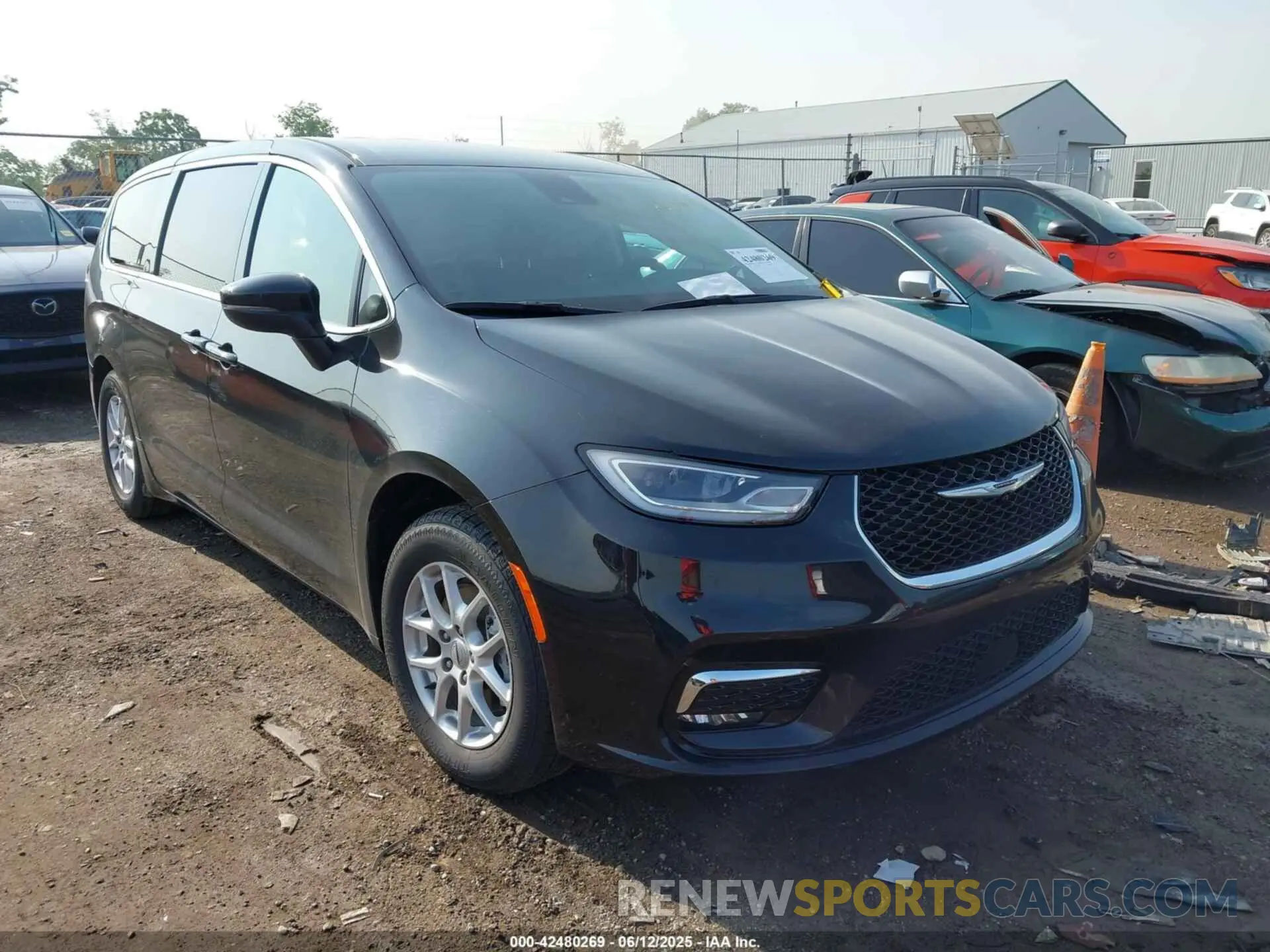 1 Photograph of a damaged car 2C4RC1BG0PR533366 CHRYSLER PACIFICA 2023
