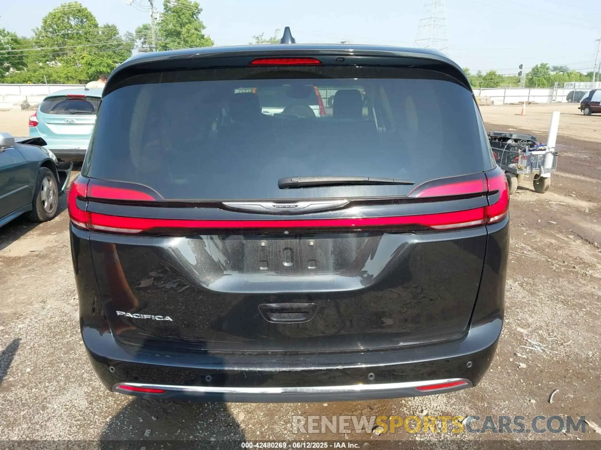 16 Photograph of a damaged car 2C4RC1BG0PR533366 CHRYSLER PACIFICA 2023