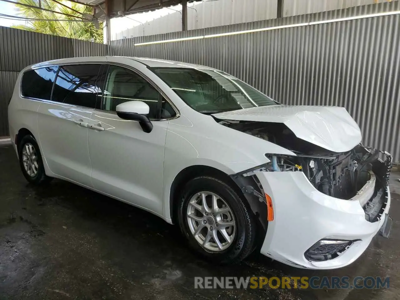 4 Photograph of a damaged car 2C4RC1BG0PR578467 CHRYSLER PACIFICA 2023