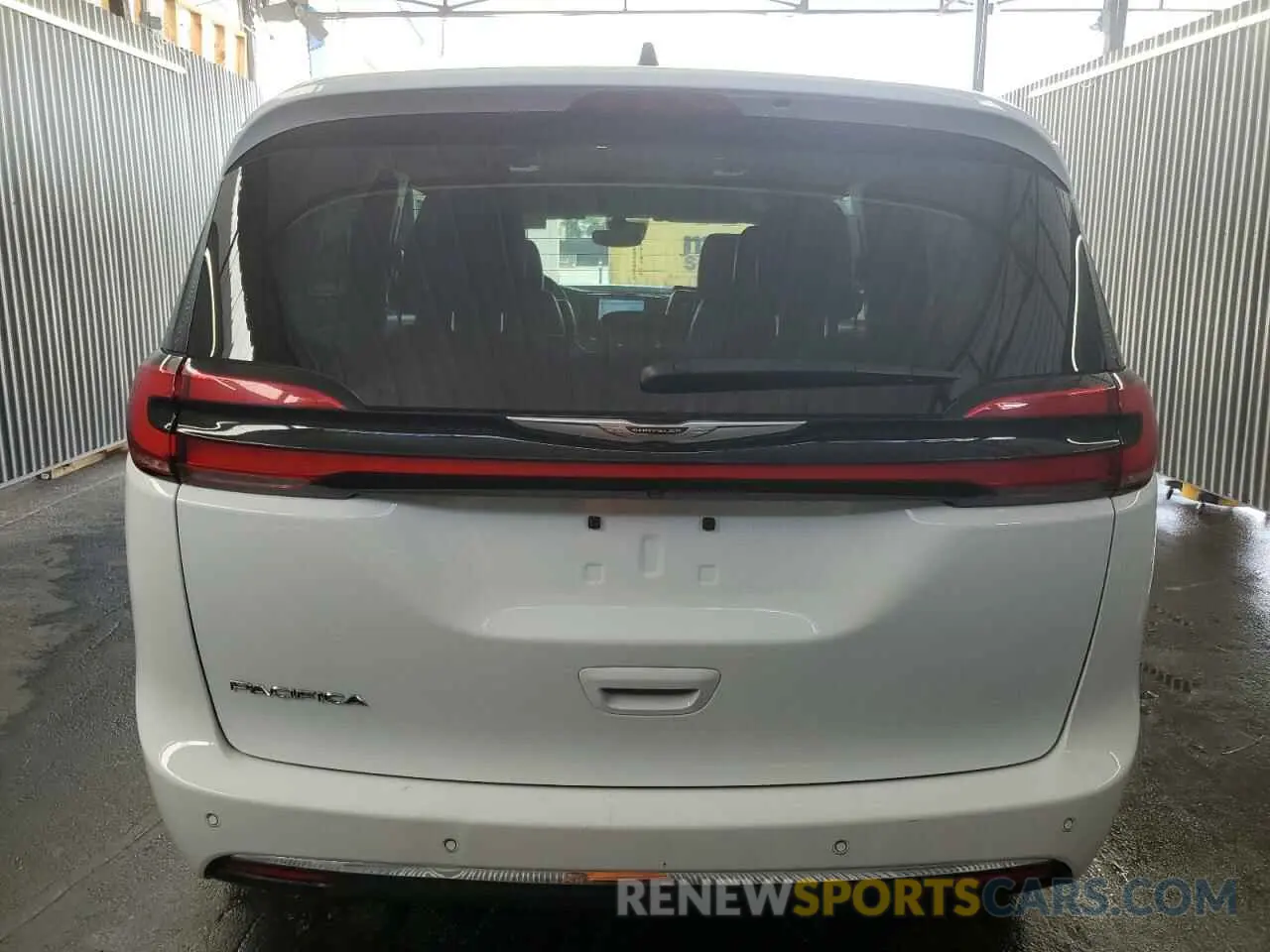 6 Photograph of a damaged car 2C4RC1BG0PR578467 CHRYSLER PACIFICA 2023