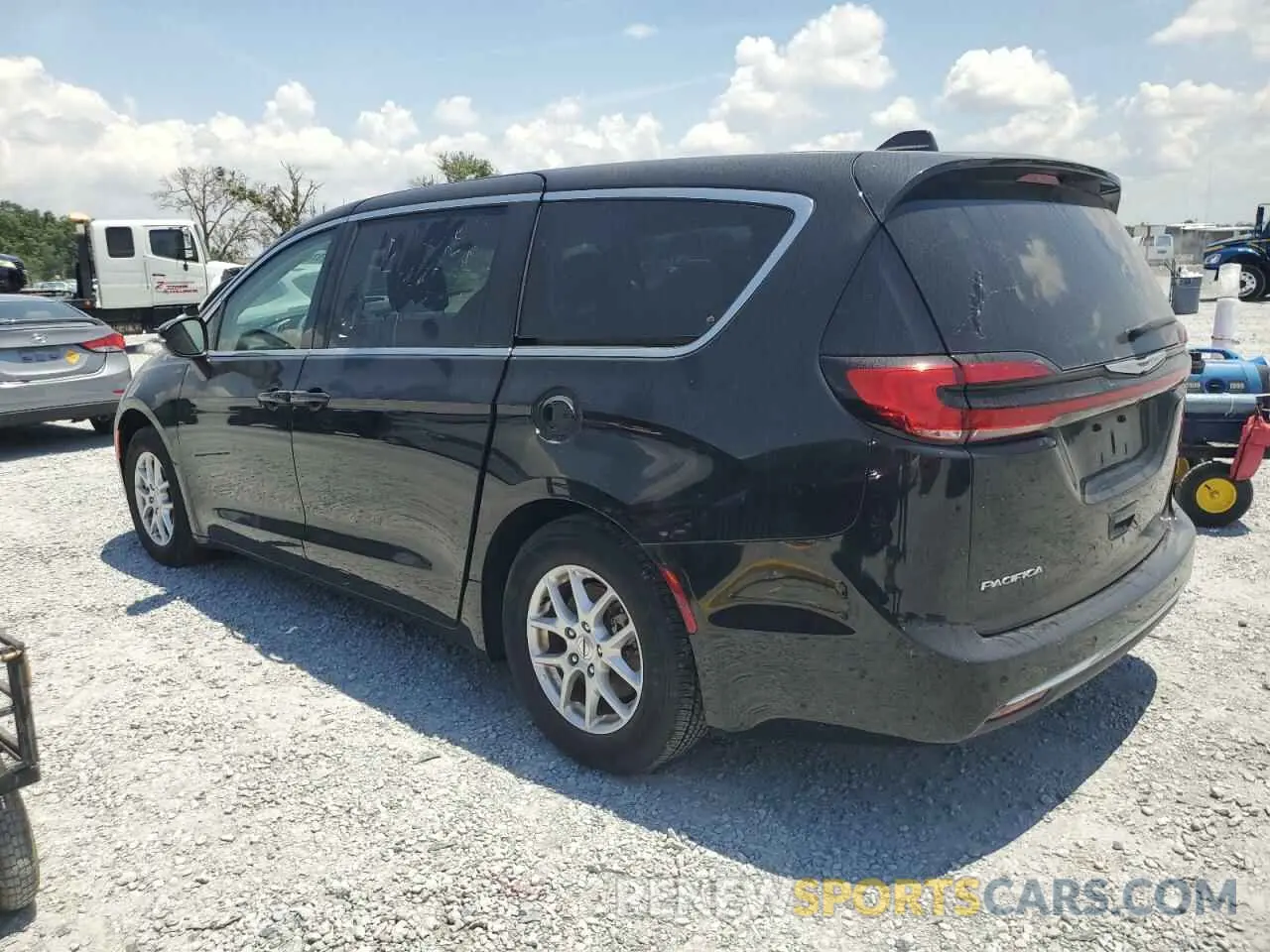 2 Photograph of a damaged car 2C4RC1BG0PR606557 CHRYSLER PACIFICA 2023
