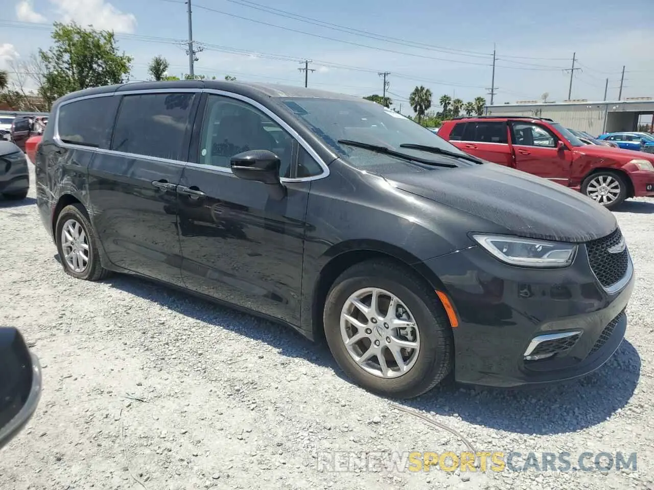 4 Photograph of a damaged car 2C4RC1BG0PR606557 CHRYSLER PACIFICA 2023