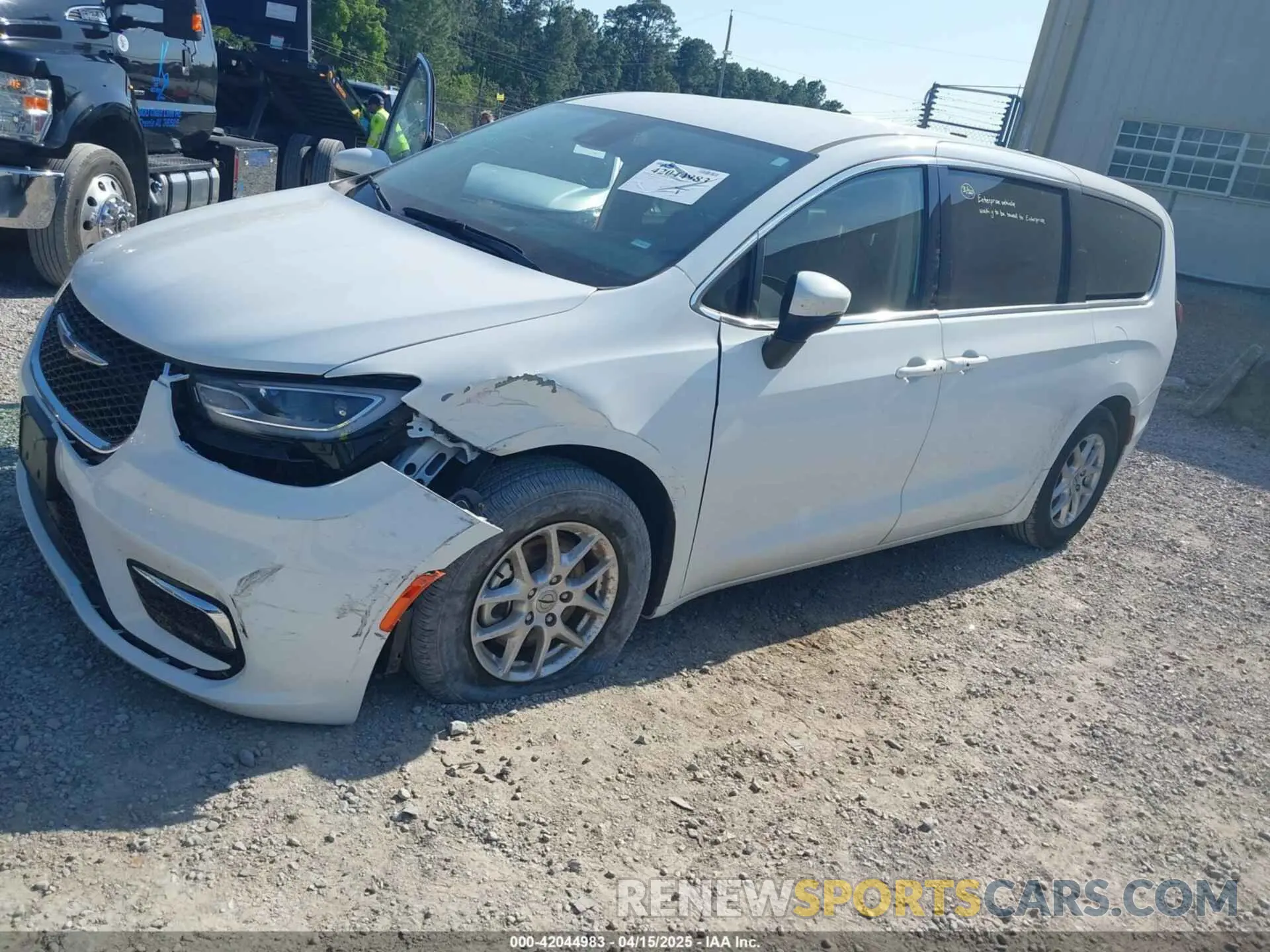 2 Photograph of a damaged car 2C4RC1BG0PR616151 CHRYSLER PACIFICA 2023