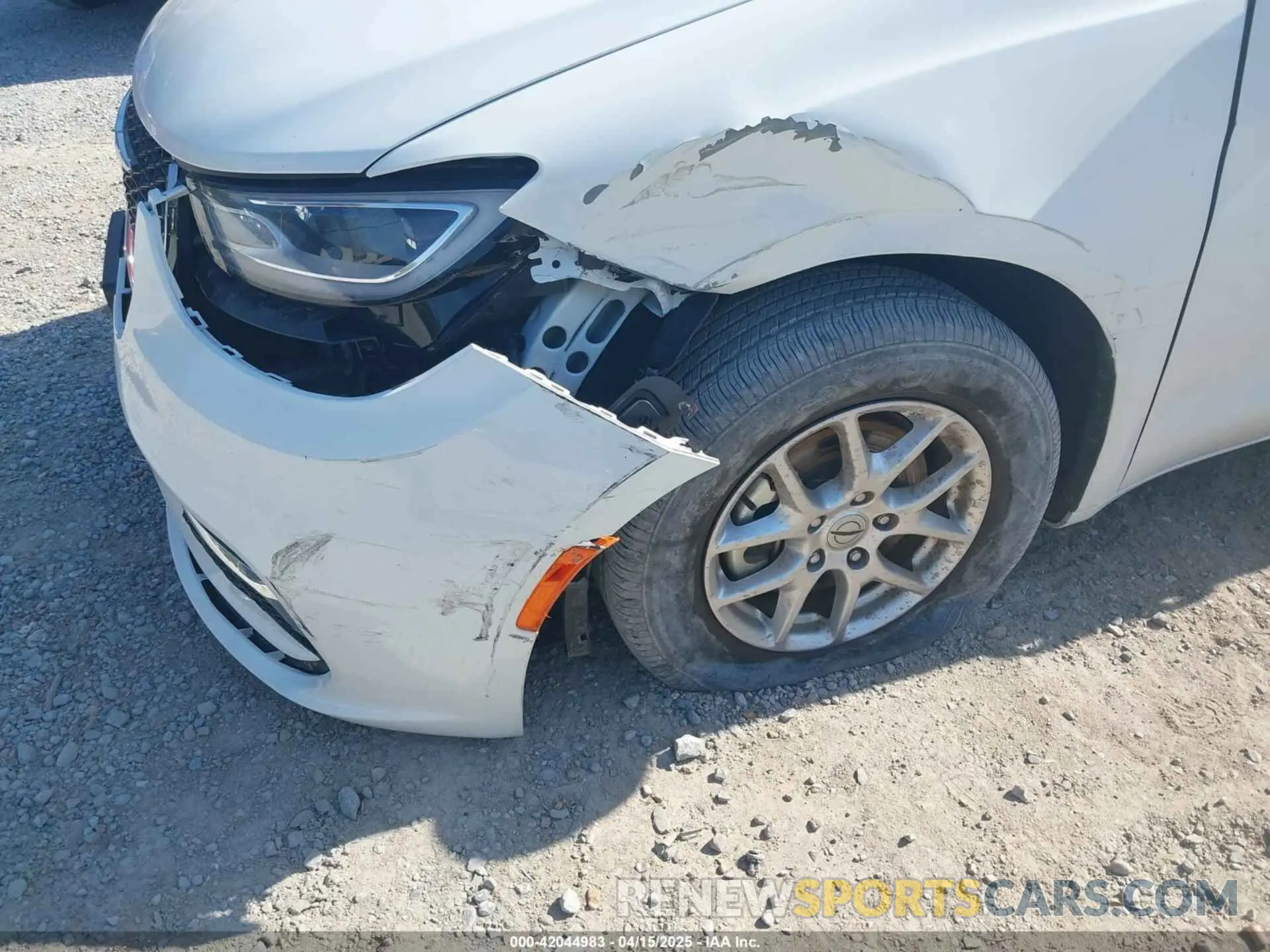 6 Photograph of a damaged car 2C4RC1BG0PR616151 CHRYSLER PACIFICA 2023