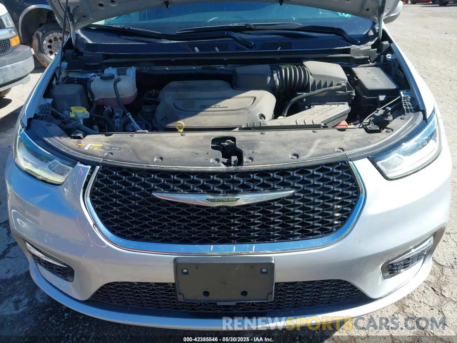 10 Photograph of a damaged car 2C4RC1BG0PR621270 CHRYSLER PACIFICA 2023