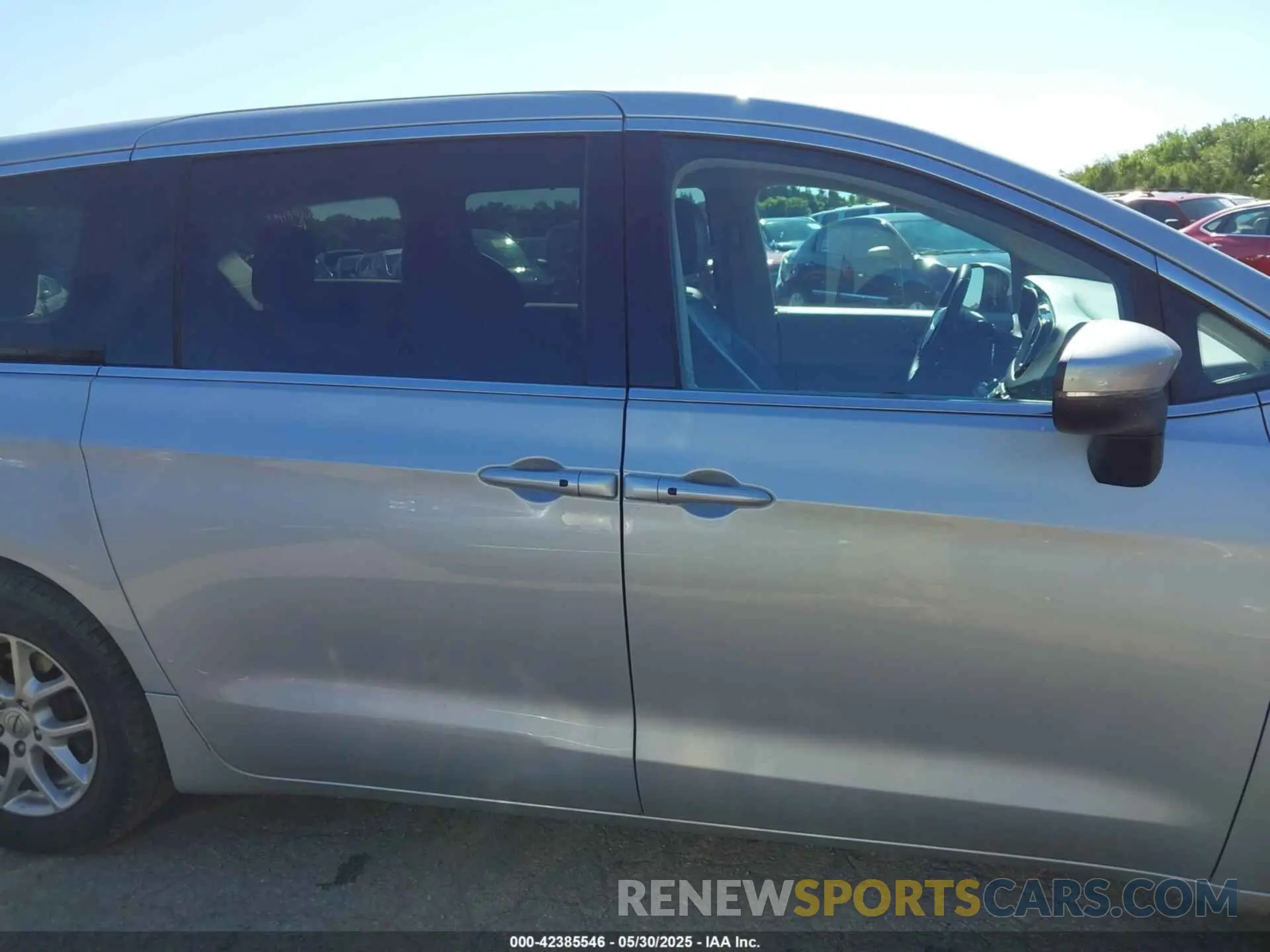 13 Photograph of a damaged car 2C4RC1BG0PR621270 CHRYSLER PACIFICA 2023
