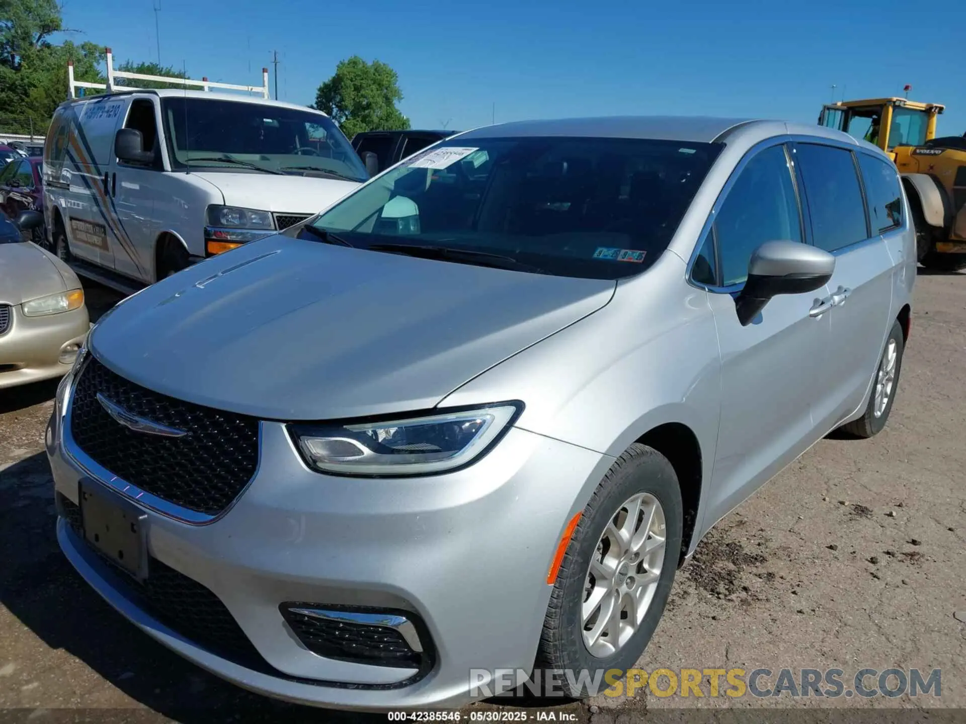 2 Photograph of a damaged car 2C4RC1BG0PR621270 CHRYSLER PACIFICA 2023