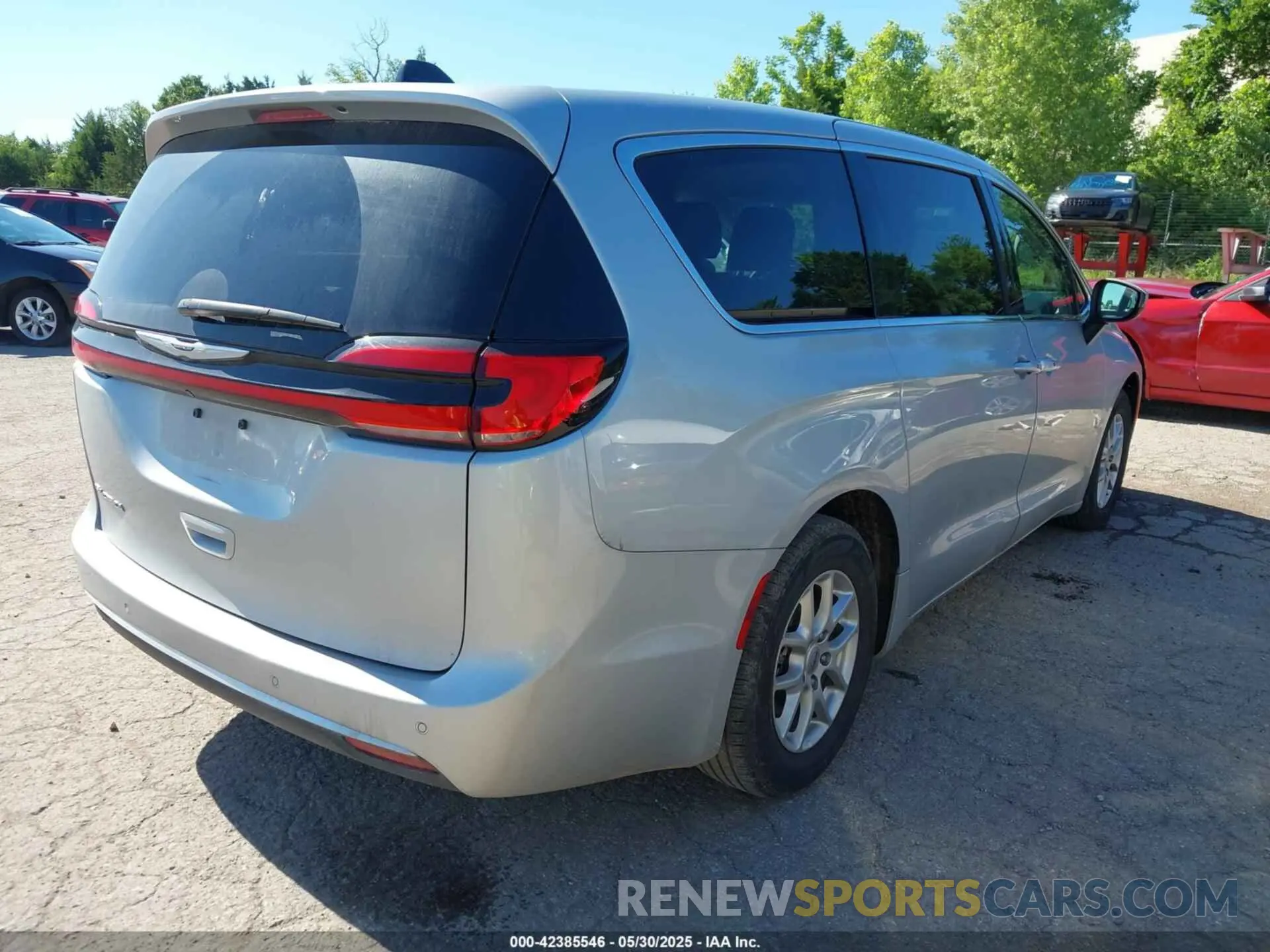 4 Photograph of a damaged car 2C4RC1BG0PR621270 CHRYSLER PACIFICA 2023