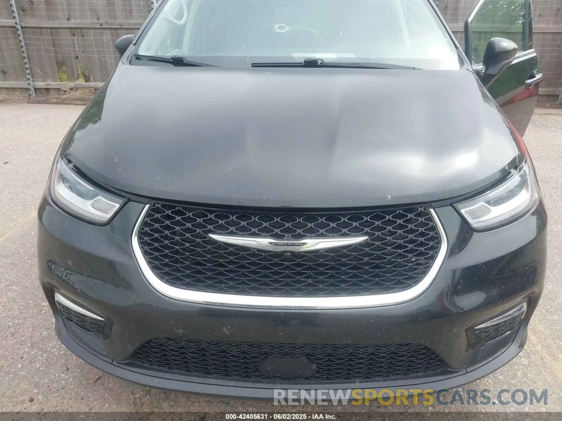6 Photograph of a damaged car 2C4RC1BG0PR624444 CHRYSLER PACIFICA 2023