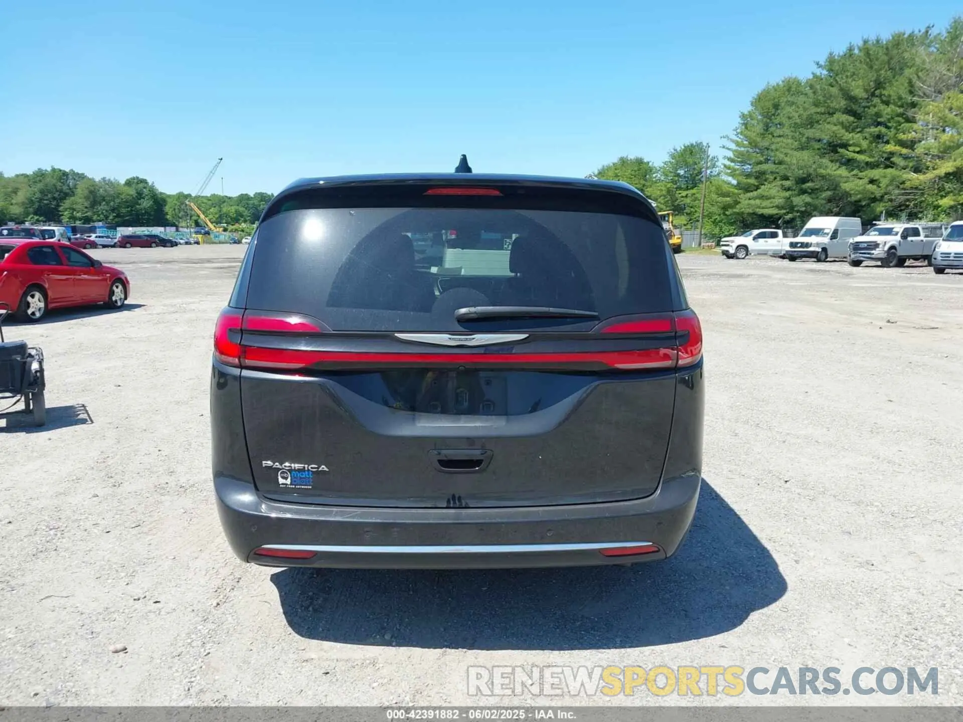 15 Photograph of a damaged car 2C4RC1BG1PR509366 CHRYSLER PACIFICA 2023
