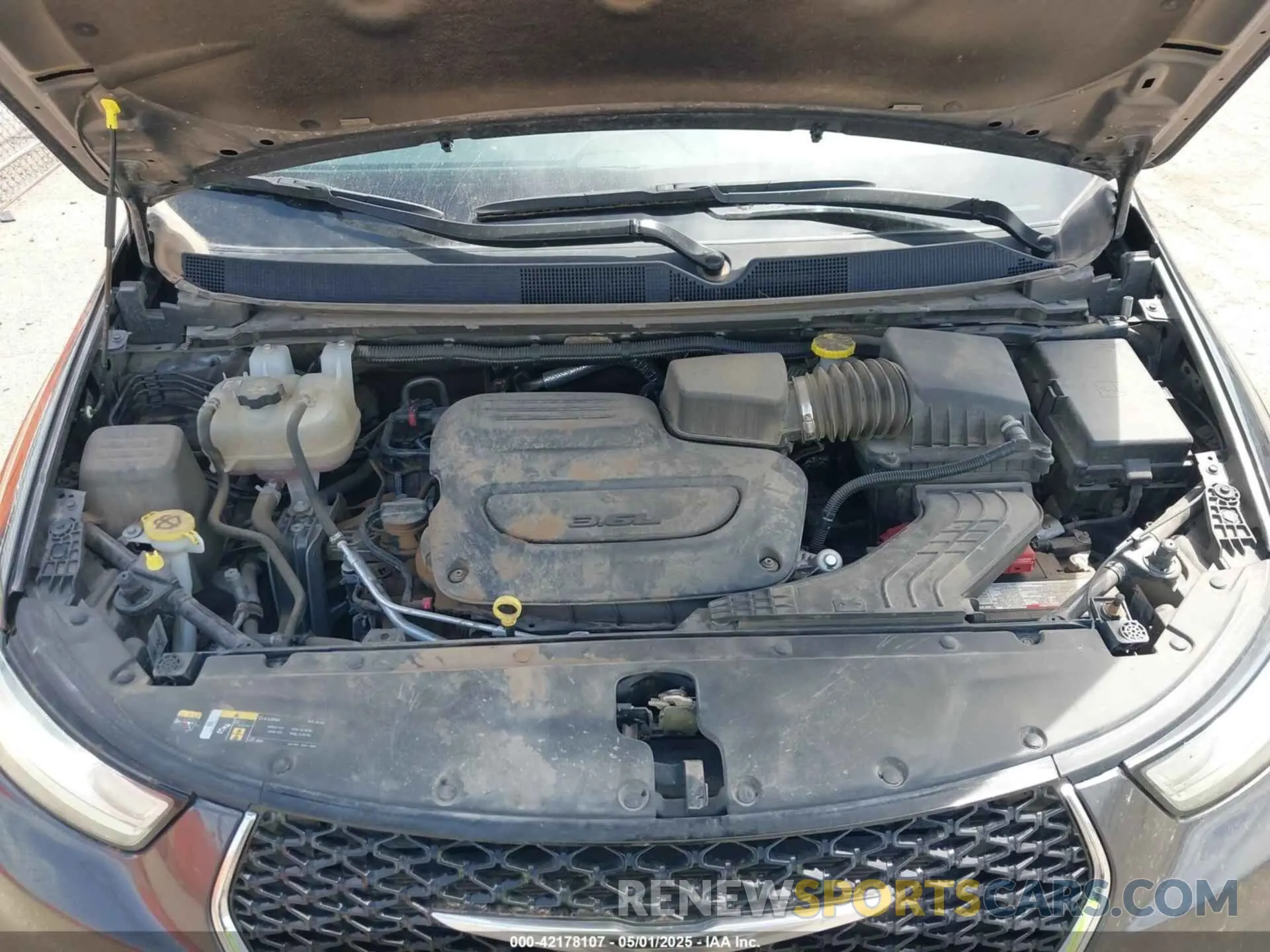 10 Photograph of a damaged car 2C4RC1BG1PR536602 CHRYSLER PACIFICA 2023