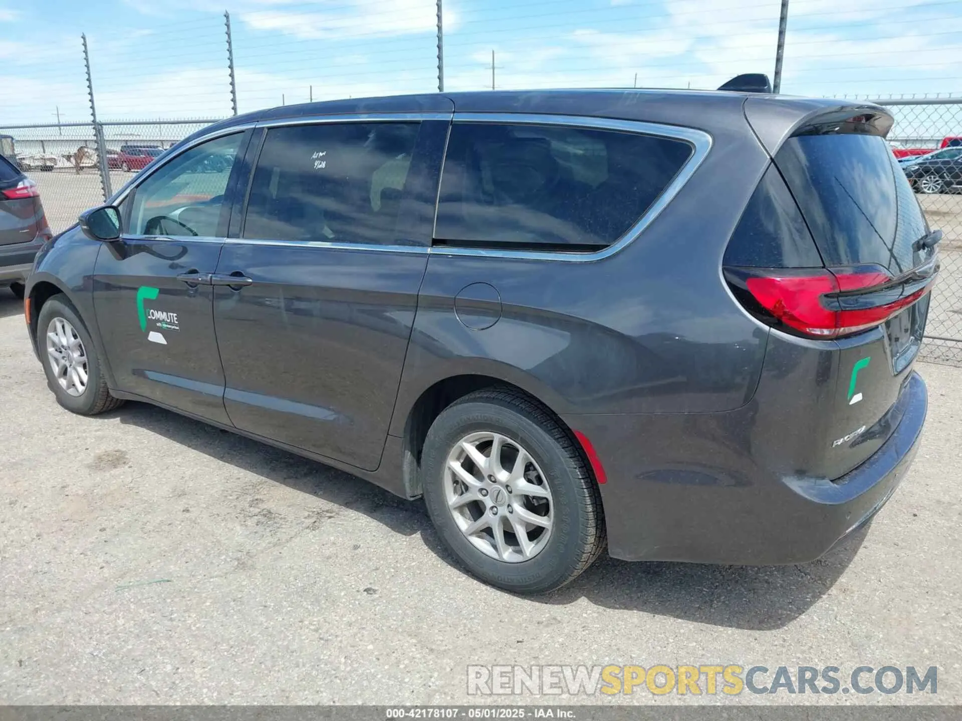 3 Photograph of a damaged car 2C4RC1BG1PR536602 CHRYSLER PACIFICA 2023
