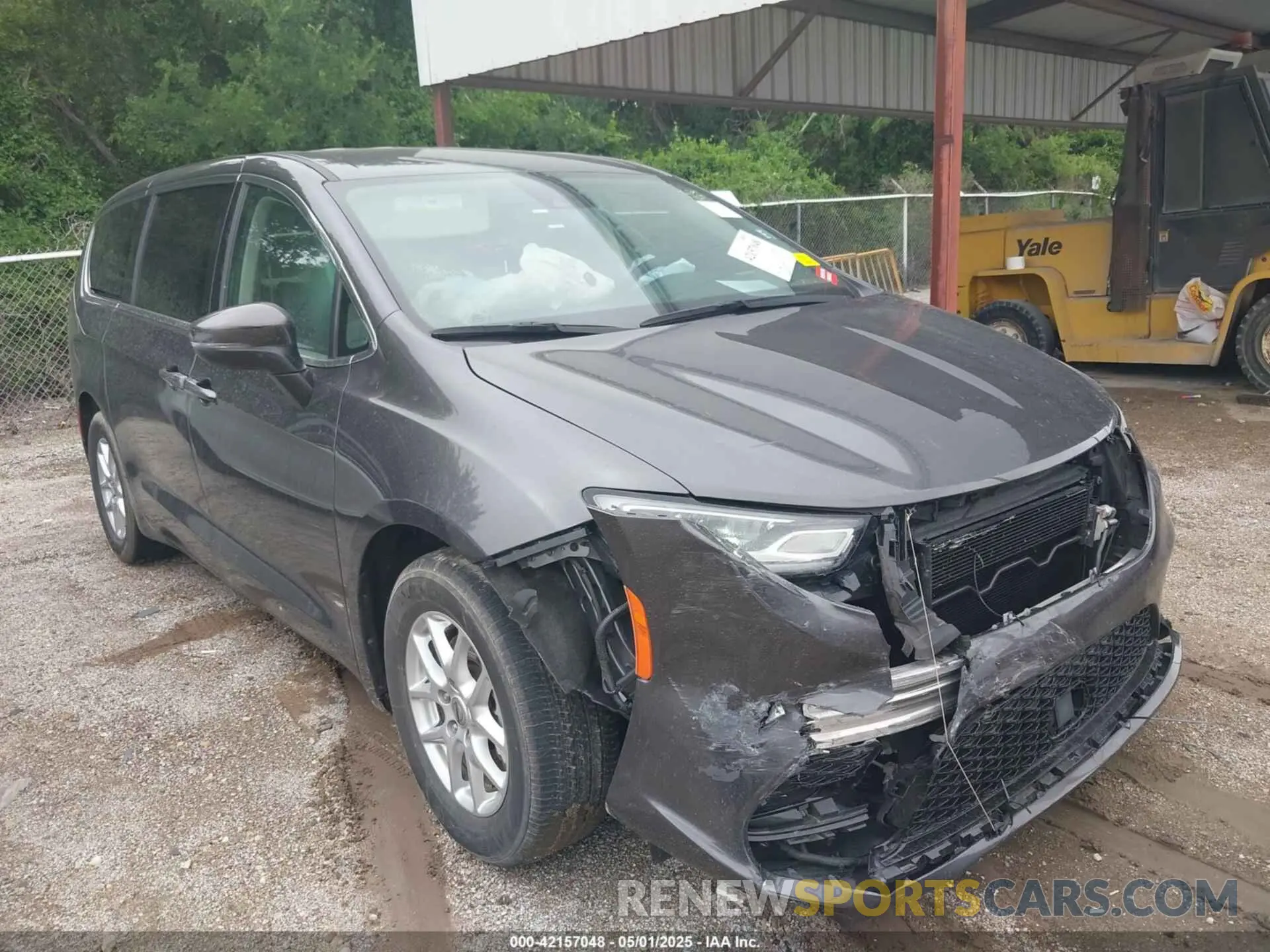 1 Photograph of a damaged car 2C4RC1BG1PR547261 CHRYSLER PACIFICA 2023