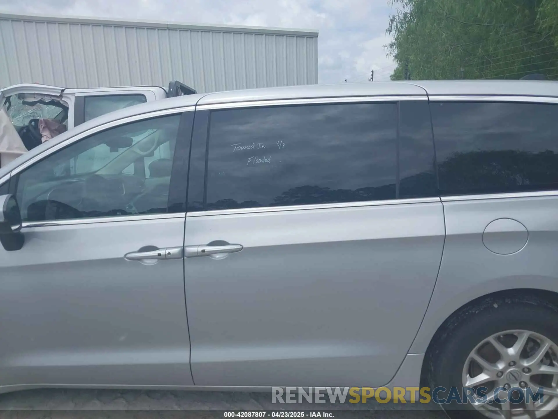 14 Photograph of a damaged car 2C4RC1BG1PR620094 CHRYSLER PACIFICA 2023