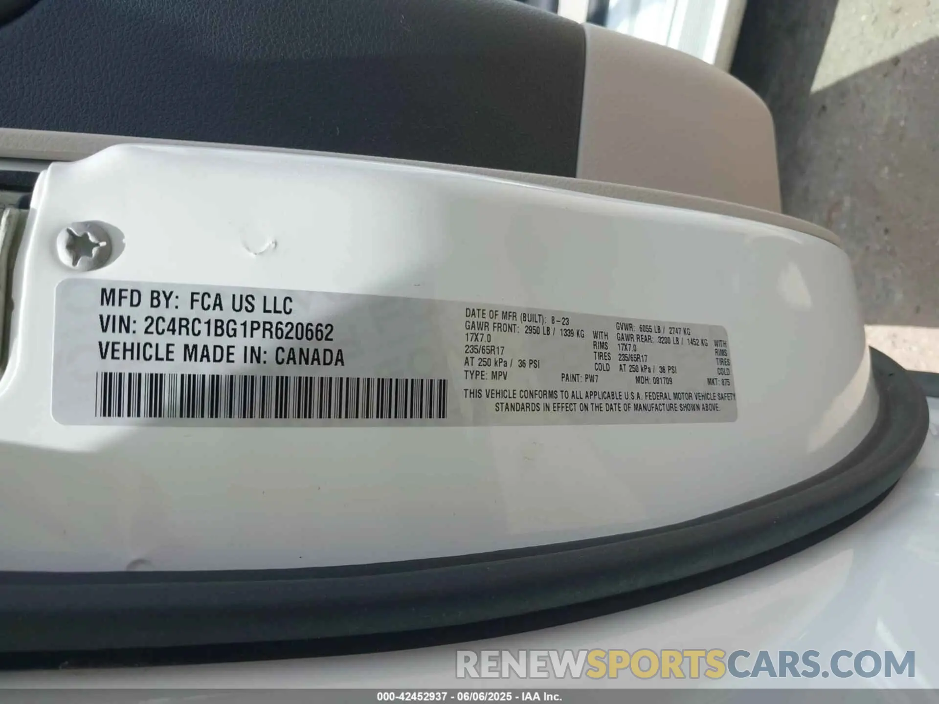 9 Photograph of a damaged car 2C4RC1BG1PR620662 CHRYSLER PACIFICA 2023