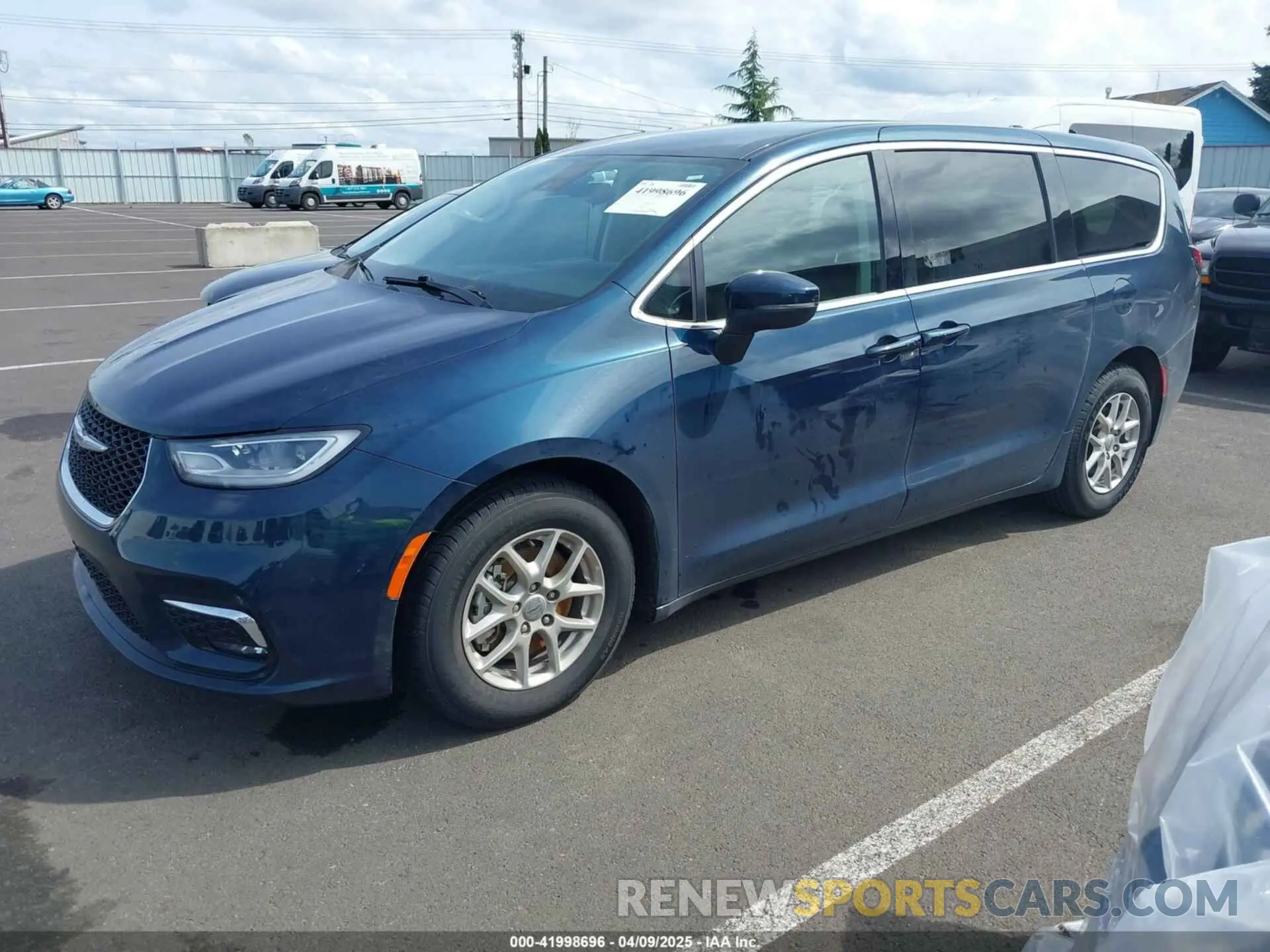 2 Photograph of a damaged car 2C4RC1BG1PR631967 CHRYSLER PACIFICA 2023