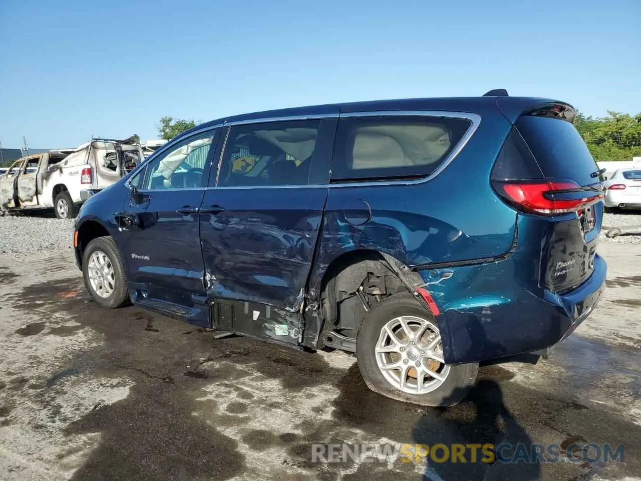 2 Photograph of a damaged car 2C4RC1BG2PR508808 CHRYSLER PACIFICA 2023