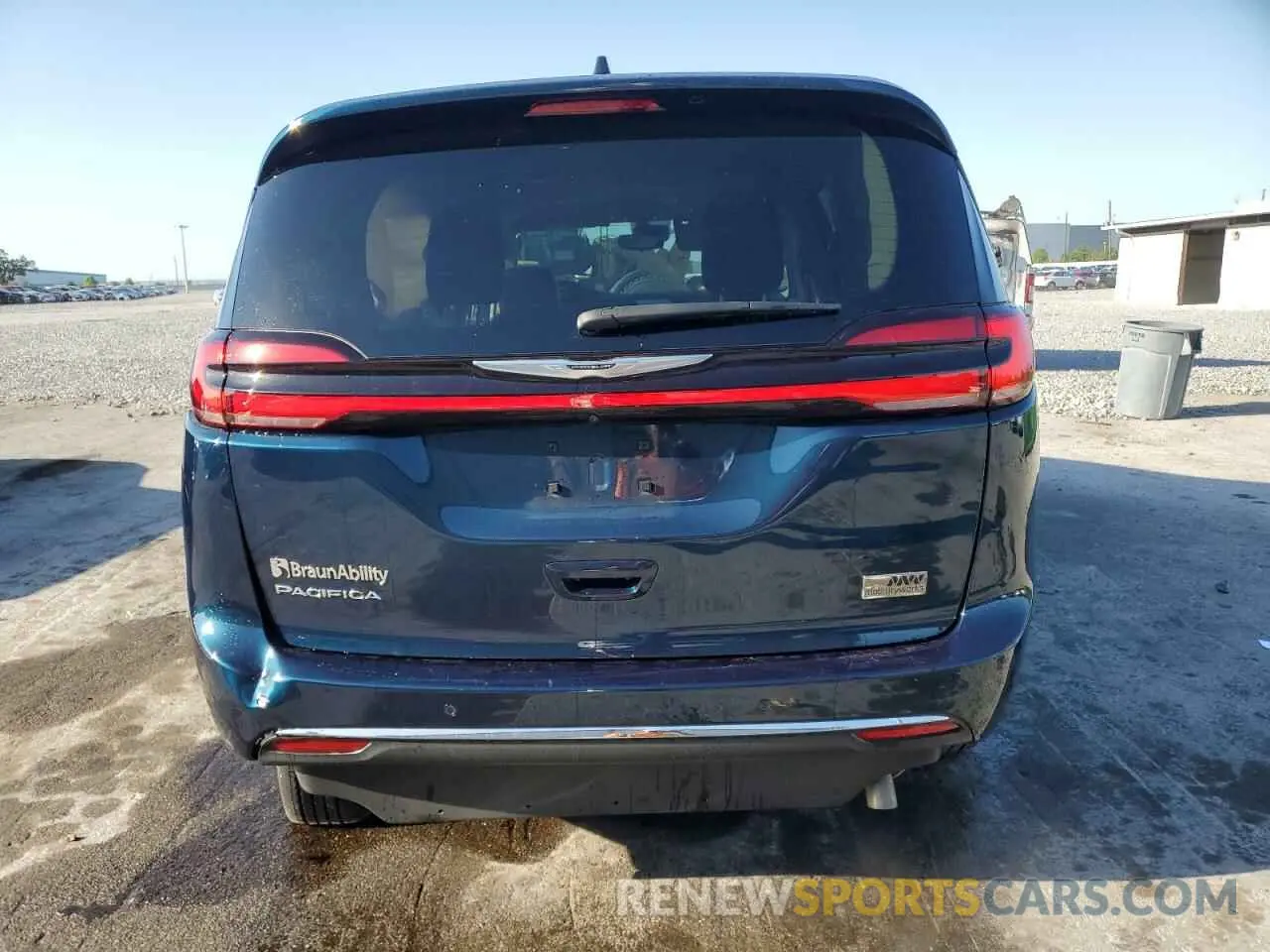 6 Photograph of a damaged car 2C4RC1BG2PR508808 CHRYSLER PACIFICA 2023