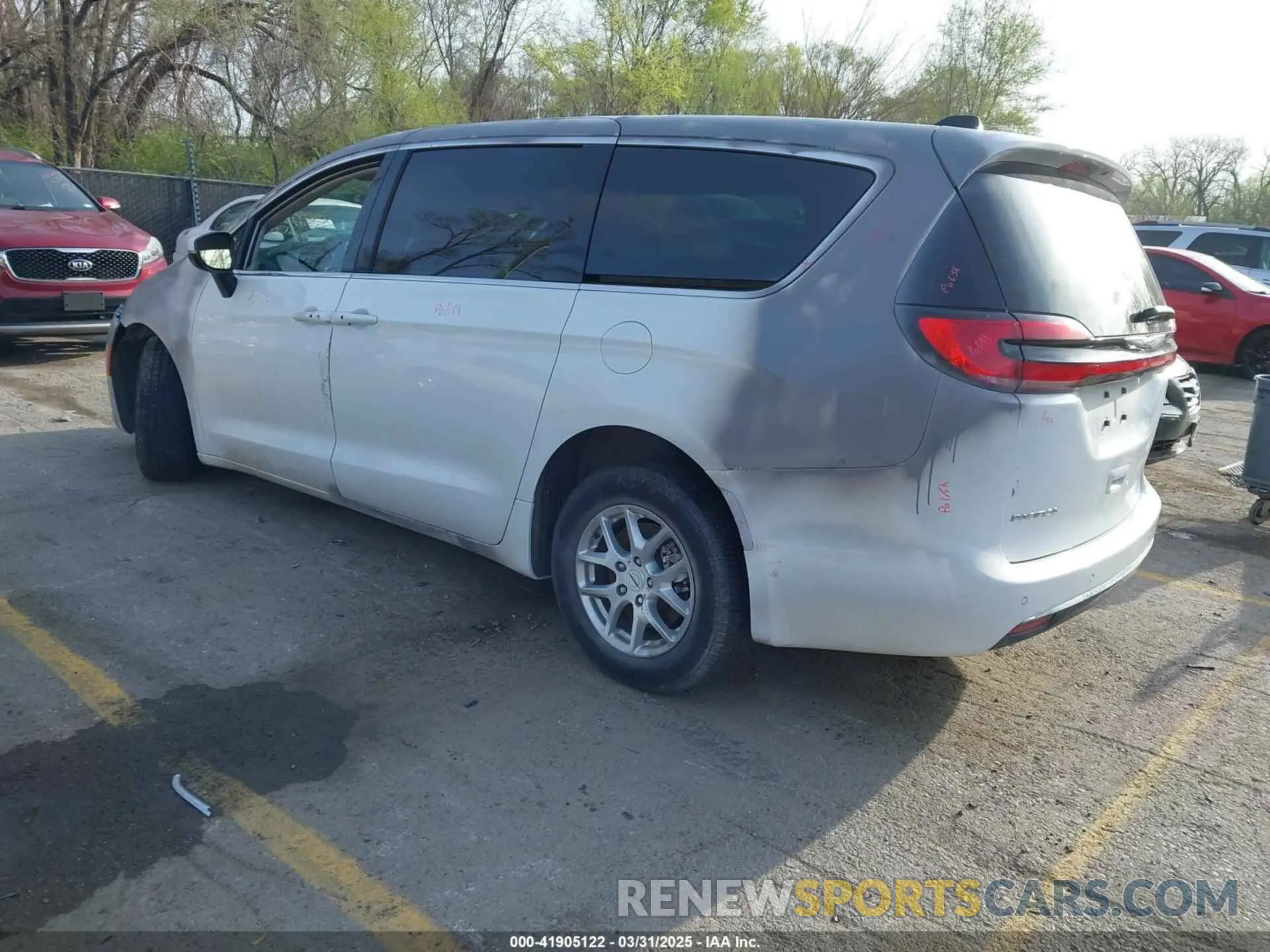 3 Photograph of a damaged car 2C4RC1BG2PR559838 CHRYSLER PACIFICA 2023