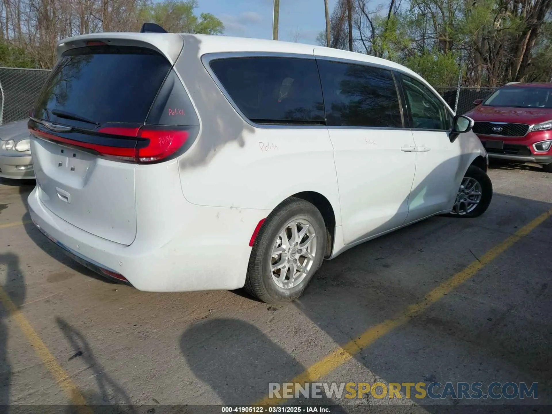 4 Photograph of a damaged car 2C4RC1BG2PR559838 CHRYSLER PACIFICA 2023