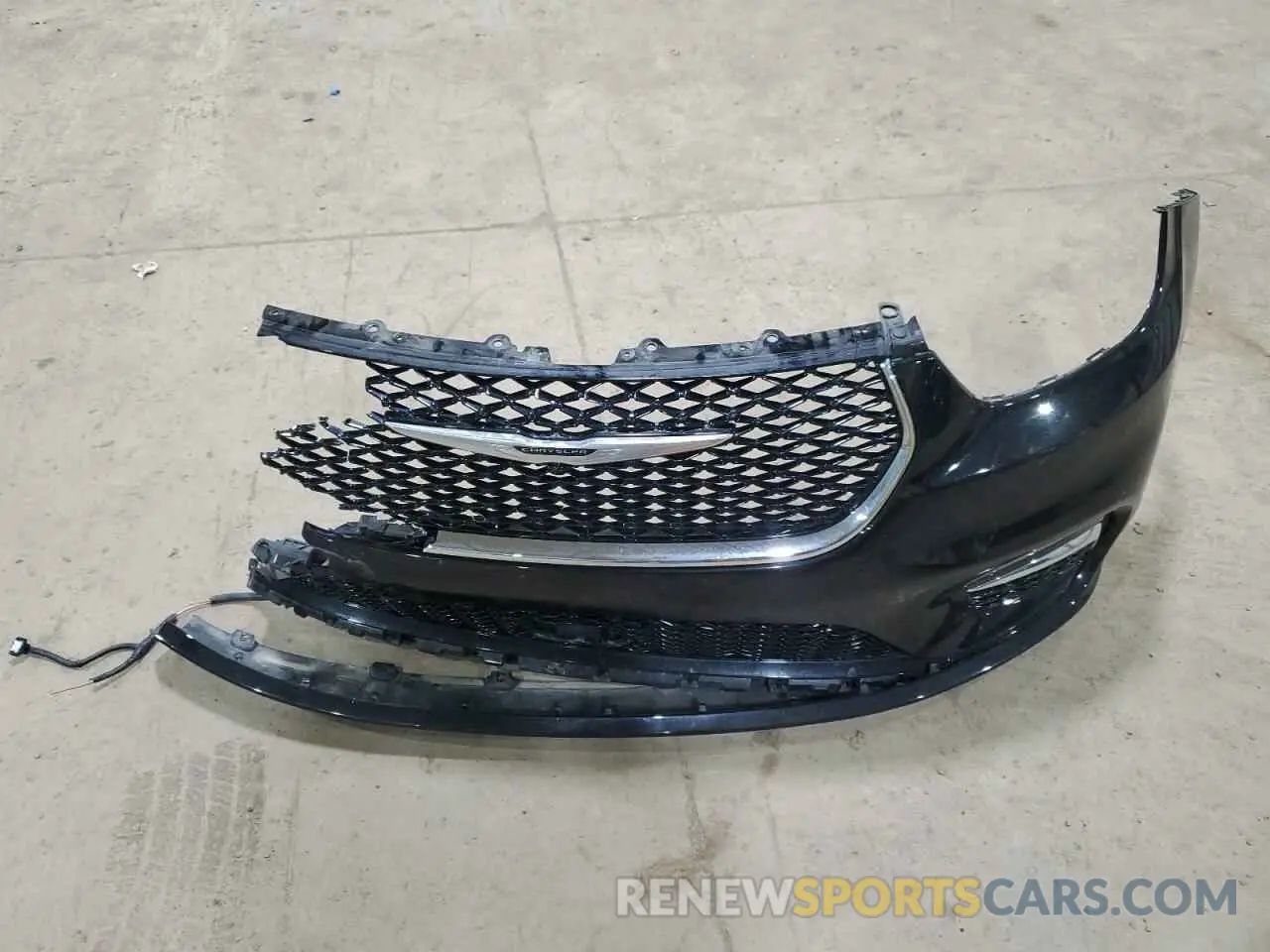 13 Photograph of a damaged car 2C4RC1BG2PR587302 CHRYSLER PACIFICA 2023