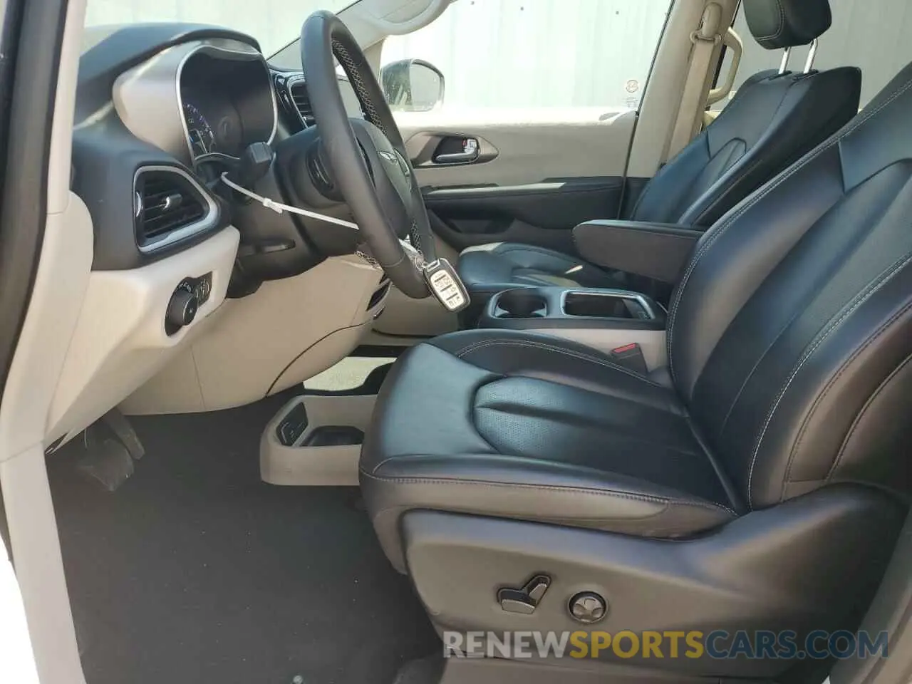7 Photograph of a damaged car 2C4RC1BG2PR601120 CHRYSLER PACIFICA 2023