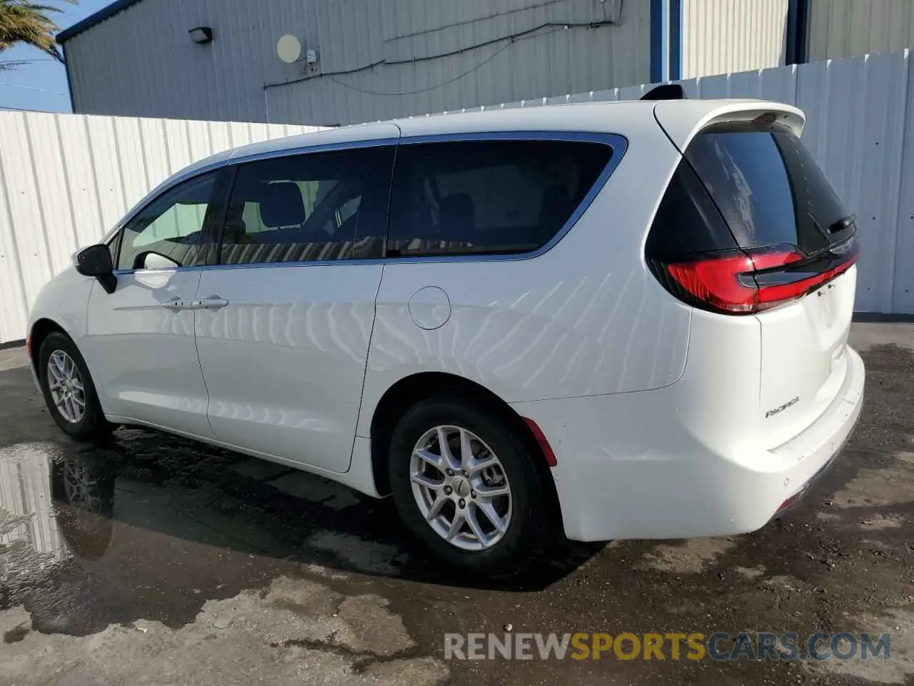 2 Photograph of a damaged car 2C4RC1BG2PR605894 CHRYSLER PACIFICA 2023