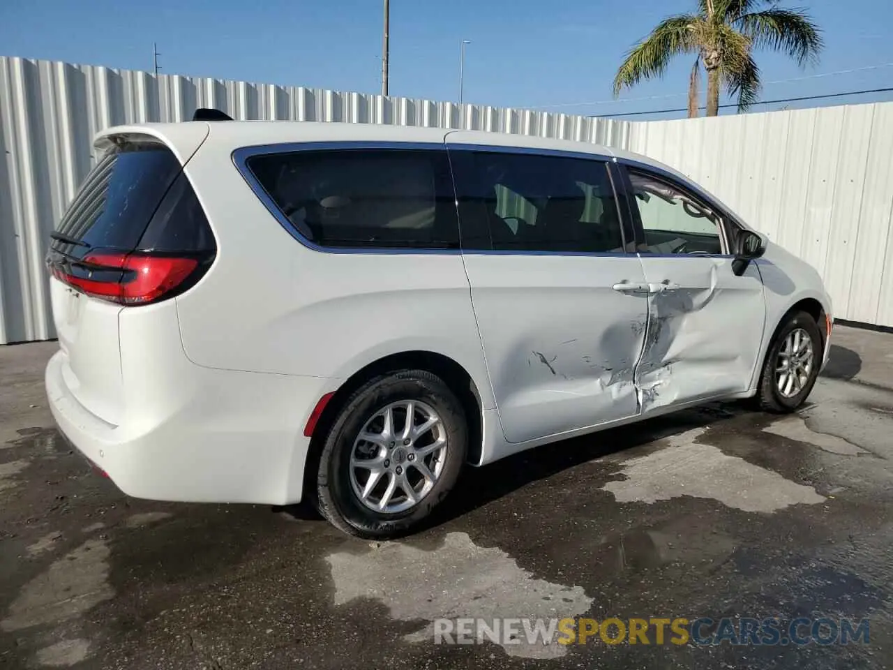3 Photograph of a damaged car 2C4RC1BG2PR605894 CHRYSLER PACIFICA 2023