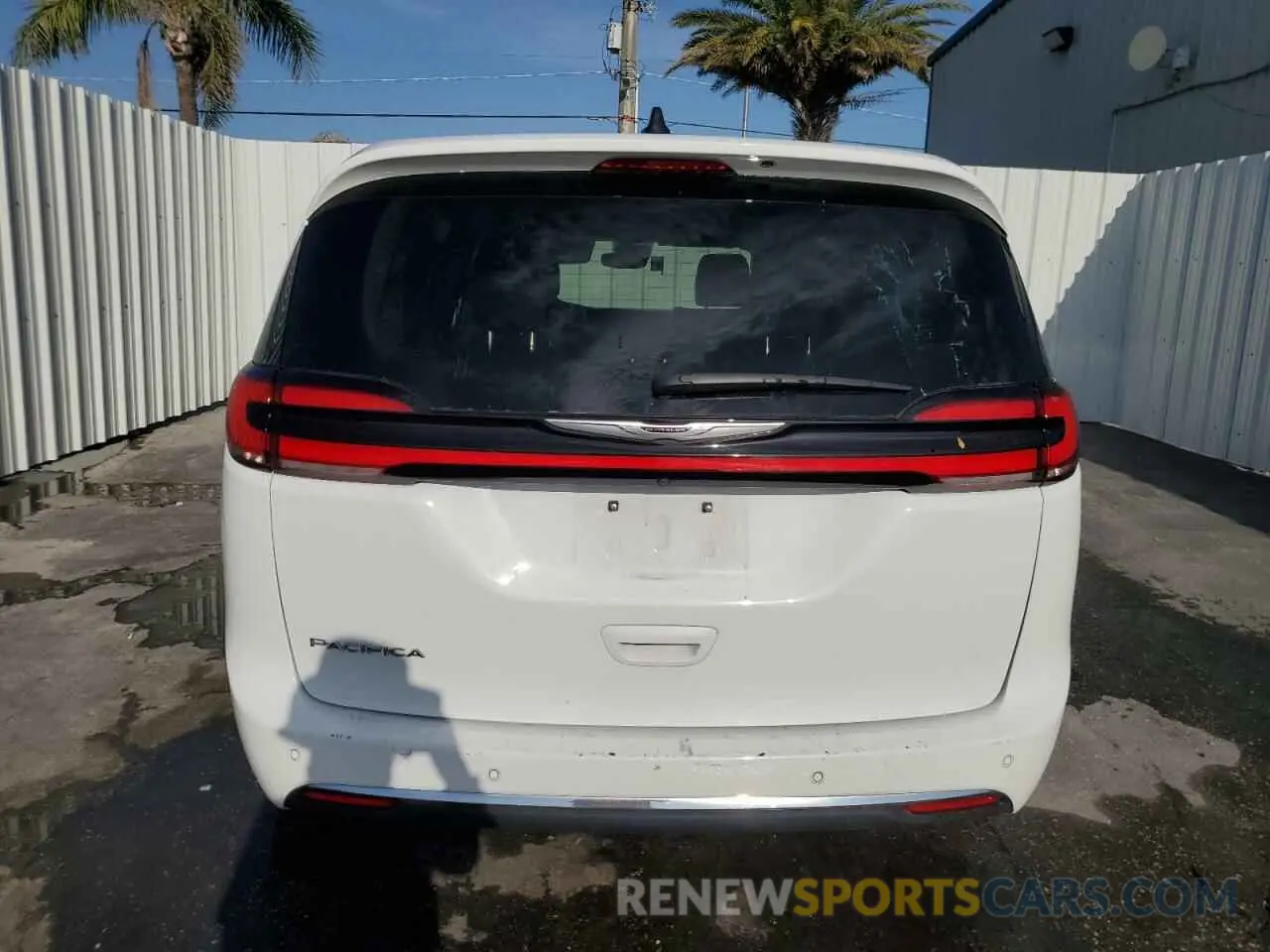 6 Photograph of a damaged car 2C4RC1BG2PR605894 CHRYSLER PACIFICA 2023
