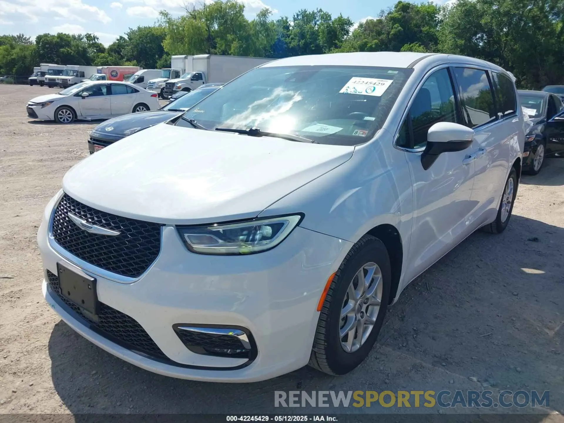 2 Photograph of a damaged car 2C4RC1BG2PR613185 CHRYSLER PACIFICA 2023