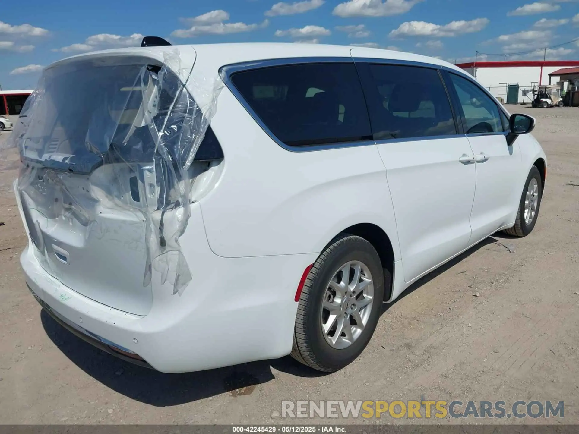 4 Photograph of a damaged car 2C4RC1BG2PR613185 CHRYSLER PACIFICA 2023