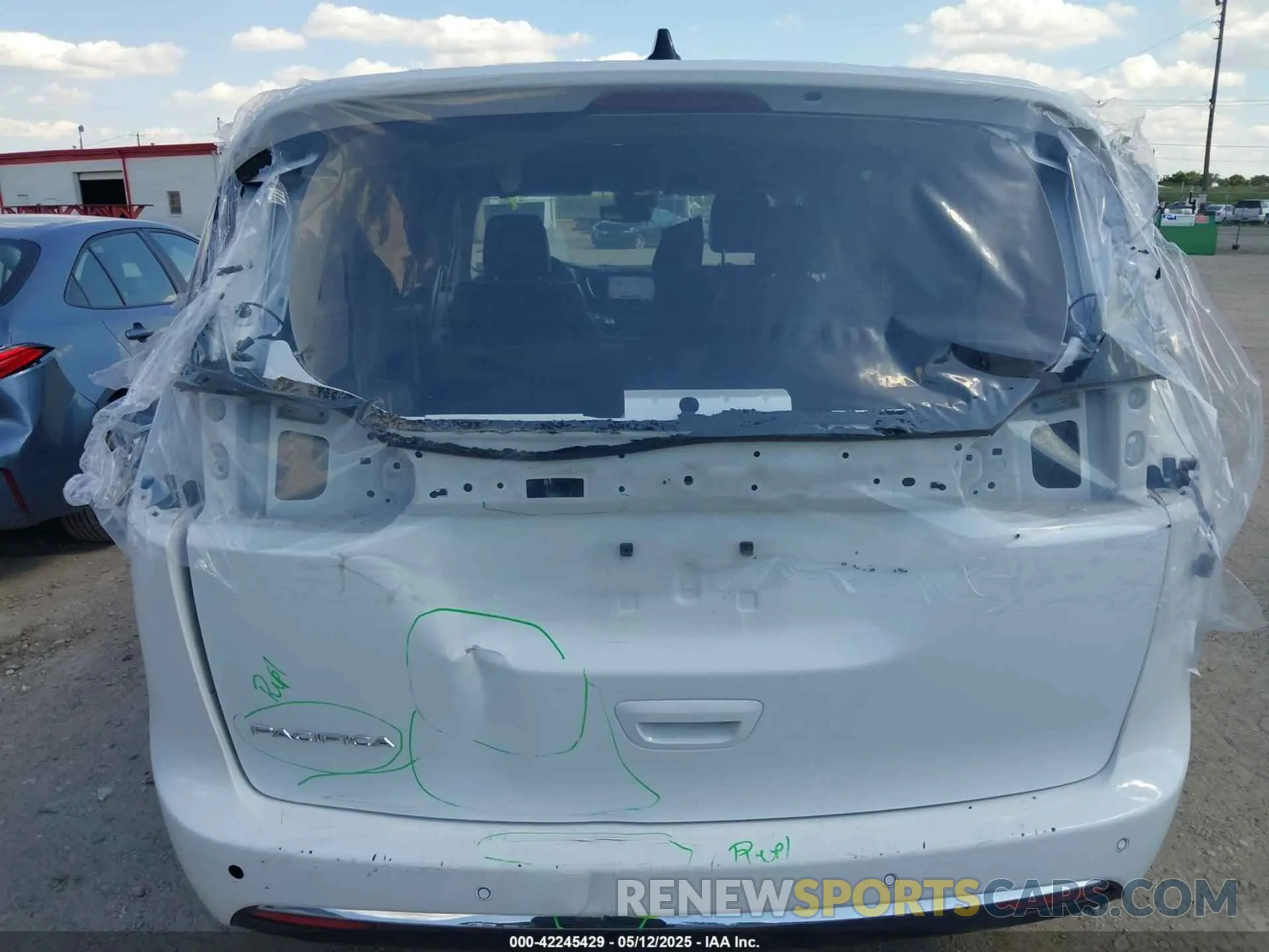 6 Photograph of a damaged car 2C4RC1BG2PR613185 CHRYSLER PACIFICA 2023