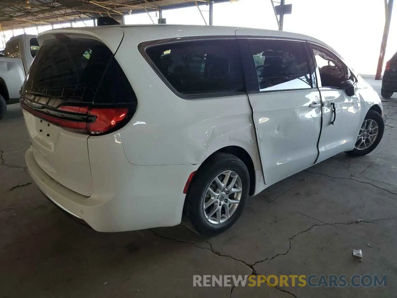 3 Photograph of a damaged car 2C4RC1BG2PR624574 CHRYSLER PACIFICA 2023